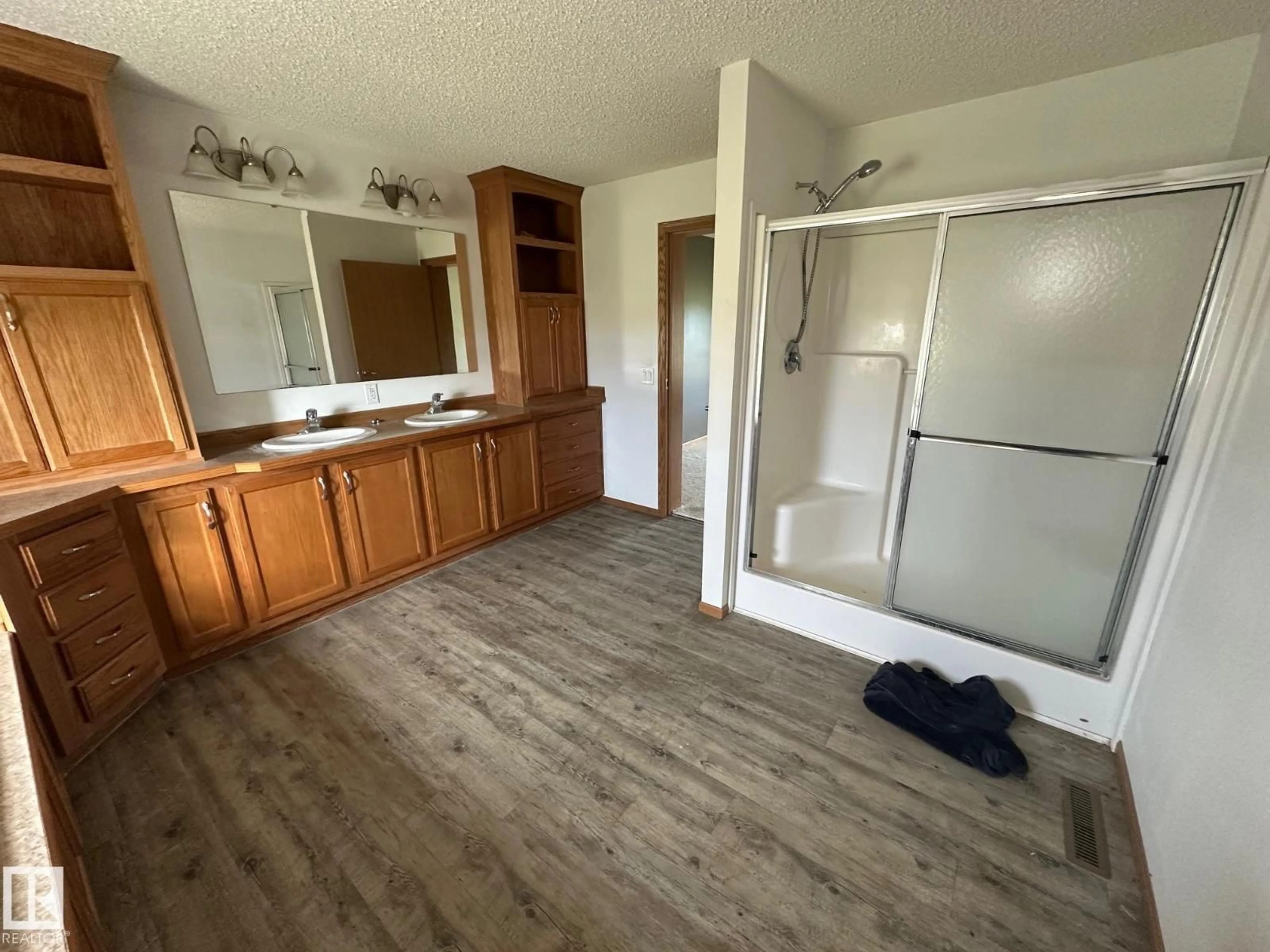 A pic of a room for 50566 RR 220, Rural Leduc County Alberta T0B3M0