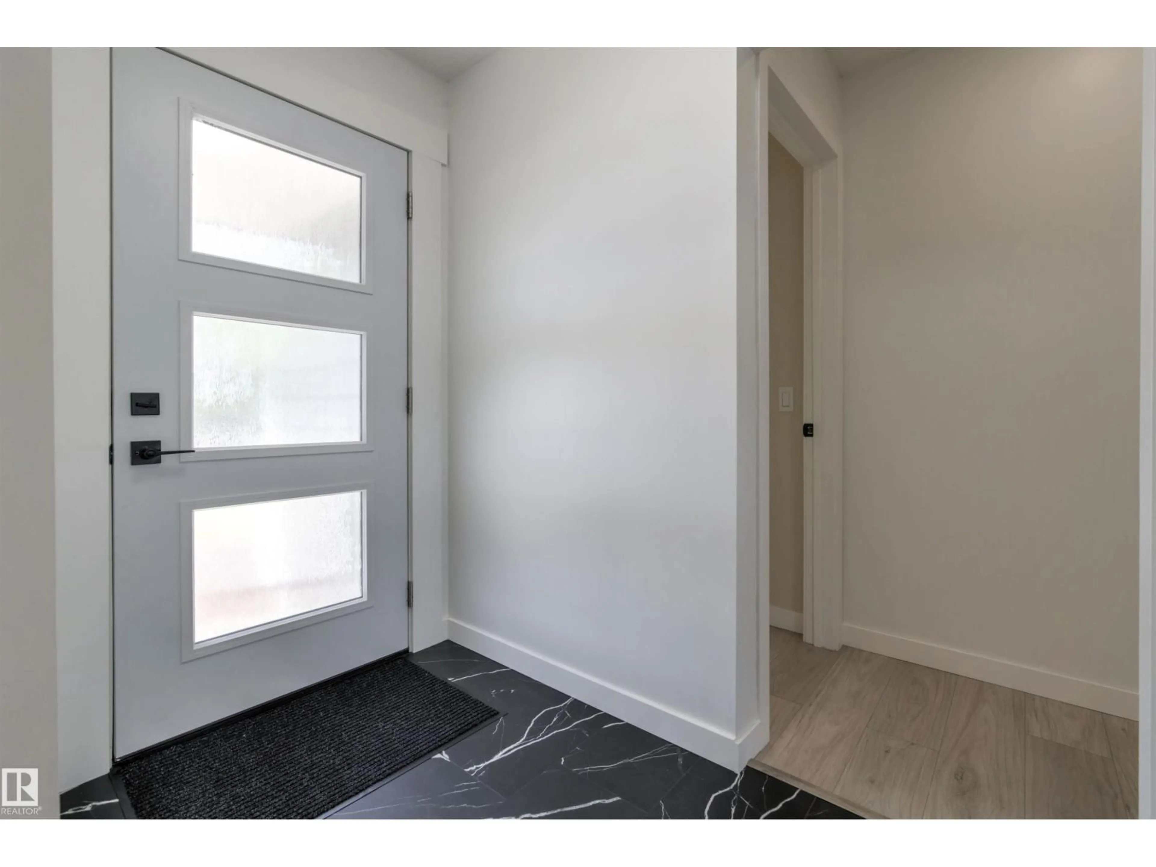 Indoor entryway for 19 GRENFELL AV, St. Albert Alberta T8N0Y9