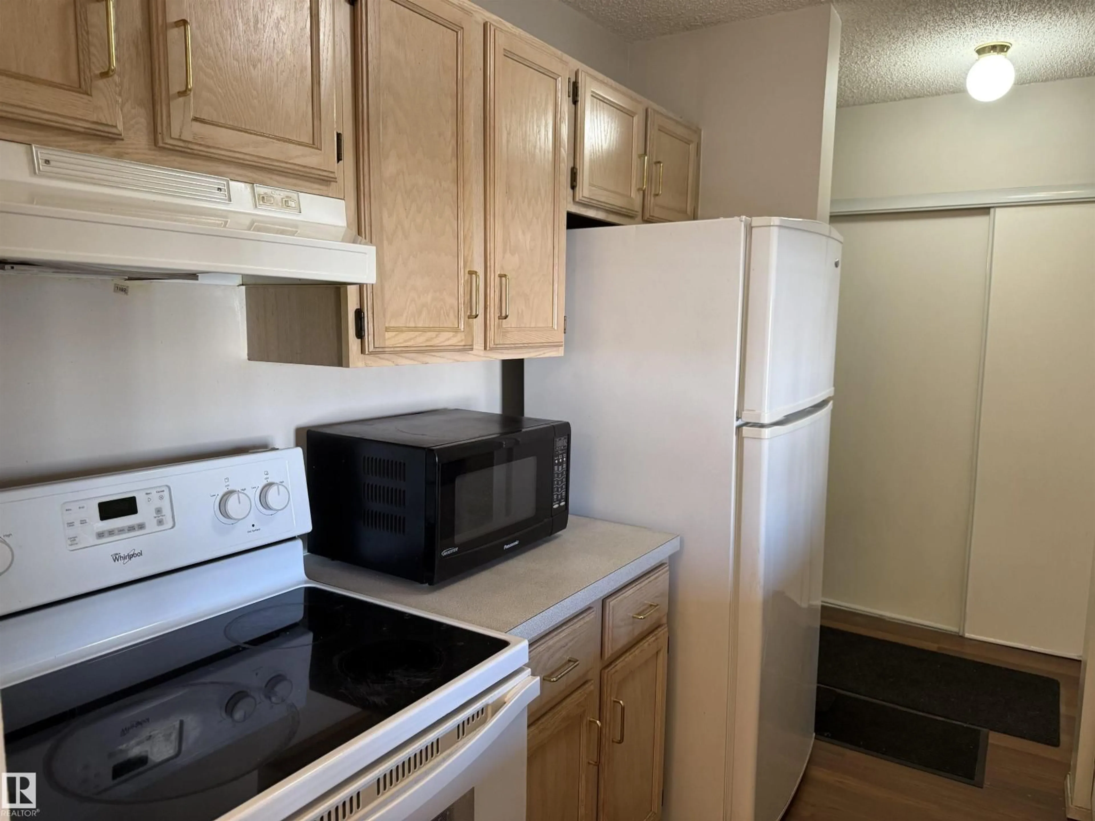 Standard kitchen, unknown for #412 - 5005 31 AV, Edmonton Alberta T6L6S6