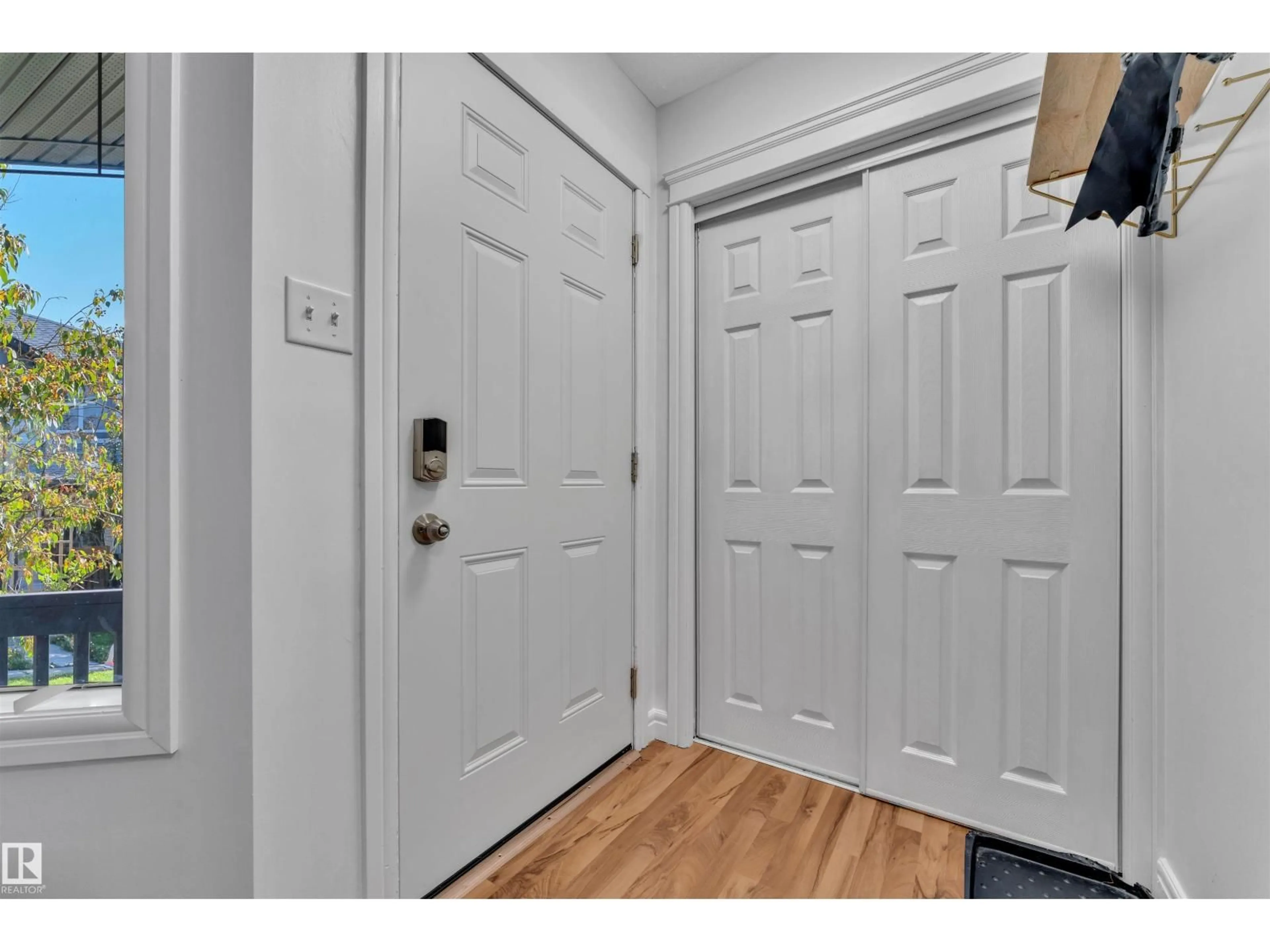 Indoor entryway for 3906 161 AV, Edmonton Alberta T5Y3J8