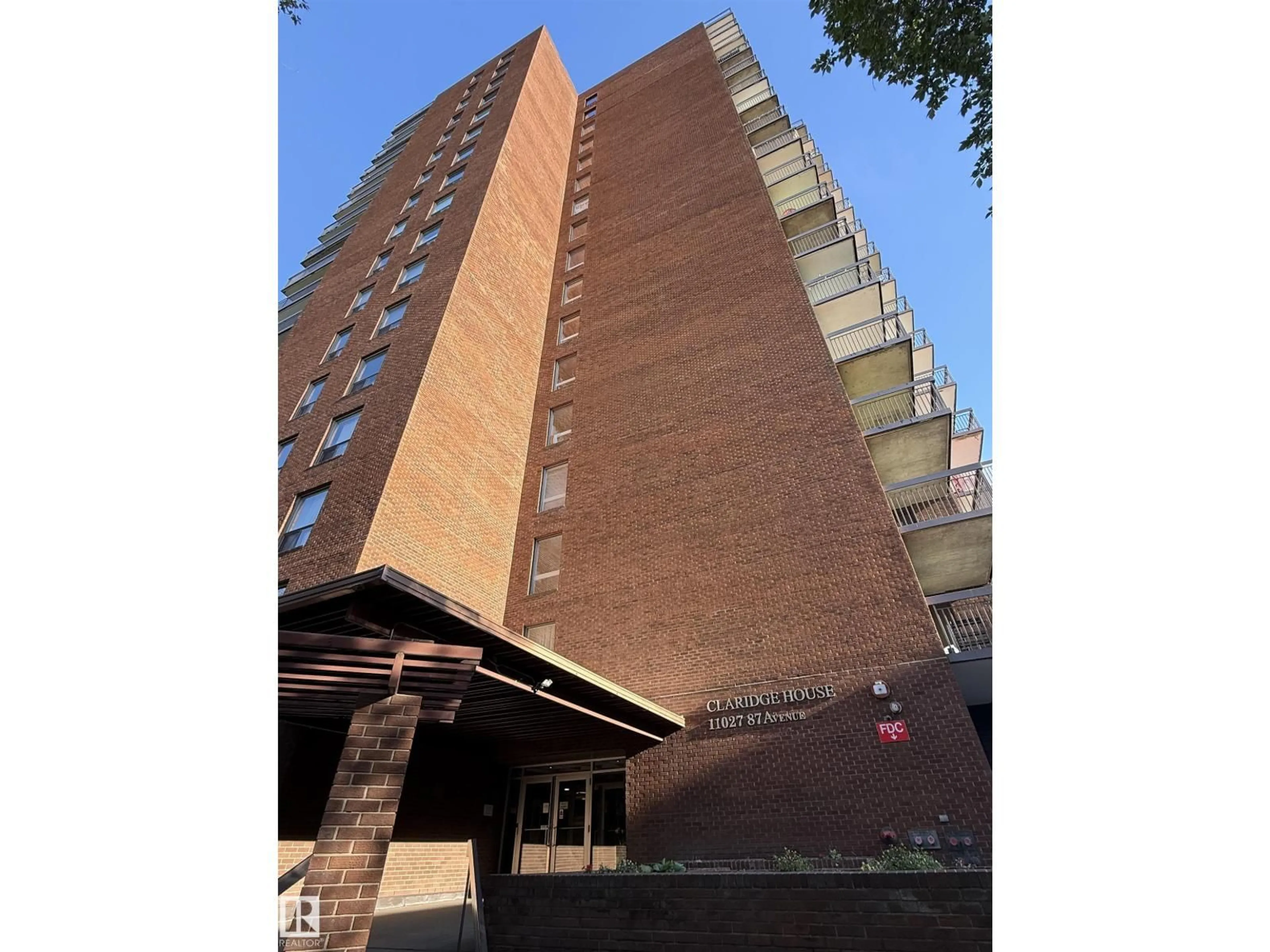 Indoor foyer for 604 - 11027 87 AV, Edmonton Alberta T6G2P9