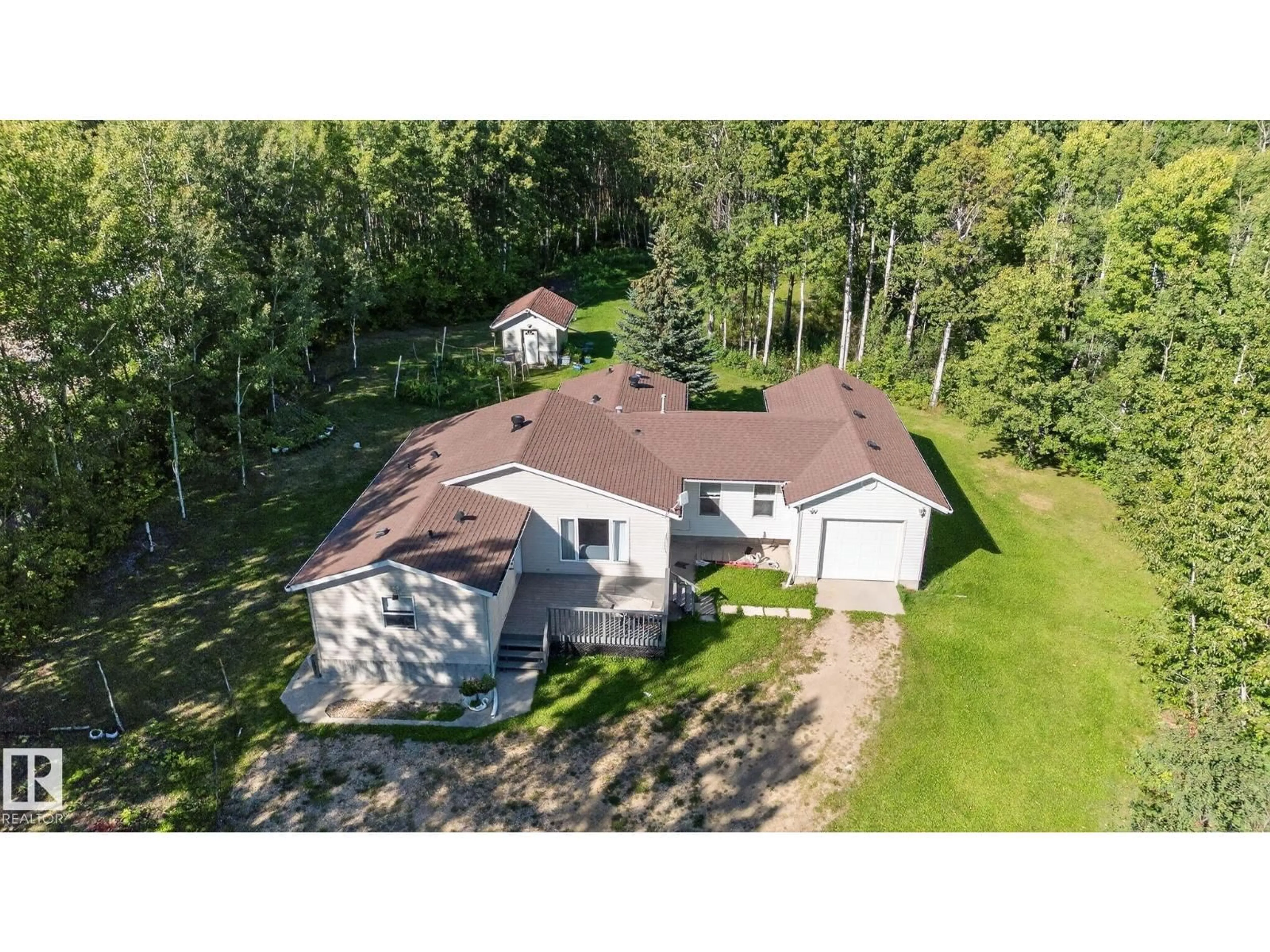 A pic from outside/outdoor area/front of a property/back of a property/a pic from drone, unknown for 5 - 53407 RGE ROAD 30, Rural Parkland County Alberta T0E0H0