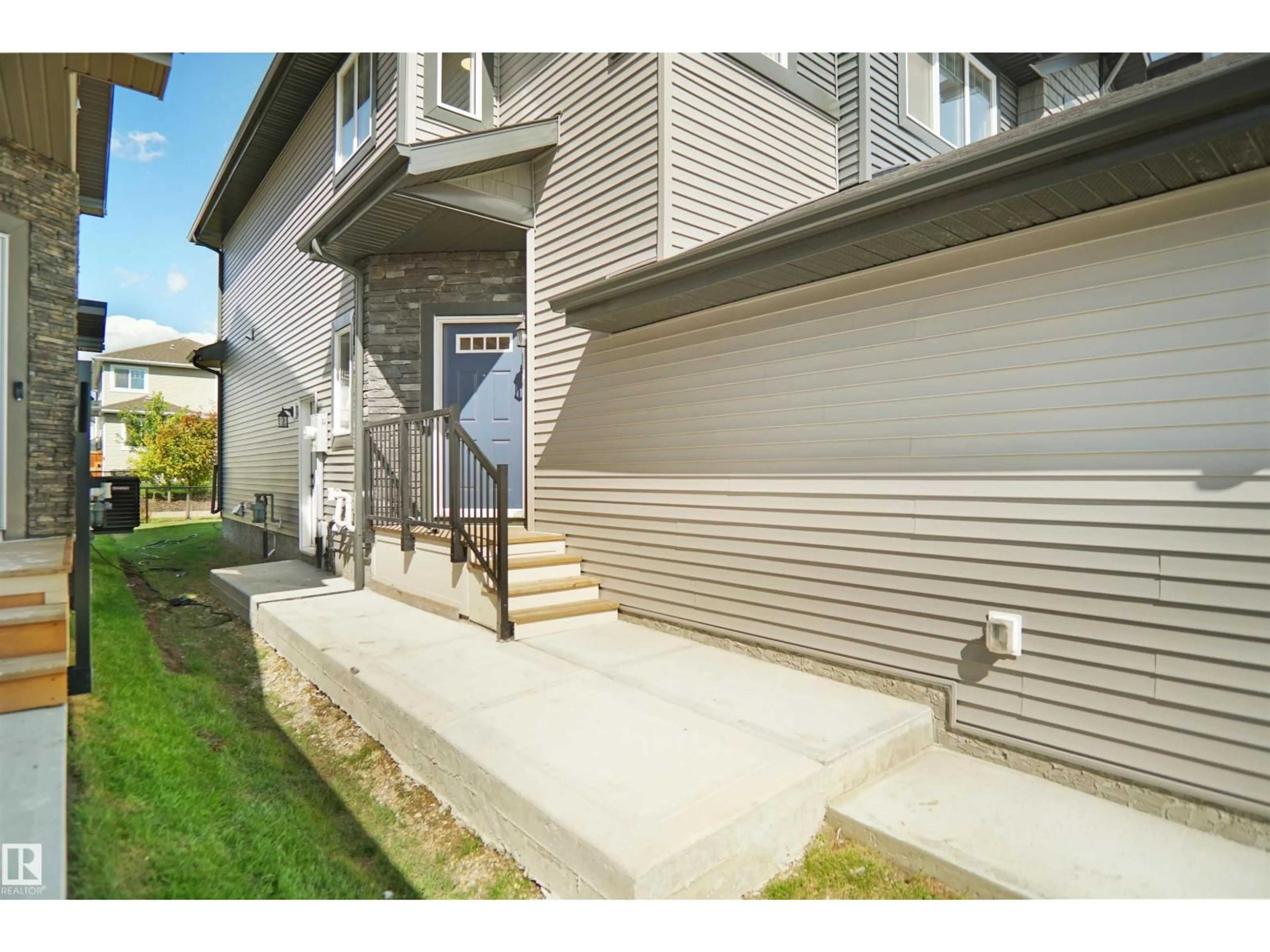 Unknown for 16230 19 AV, Edmonton Alberta T6W3P6
