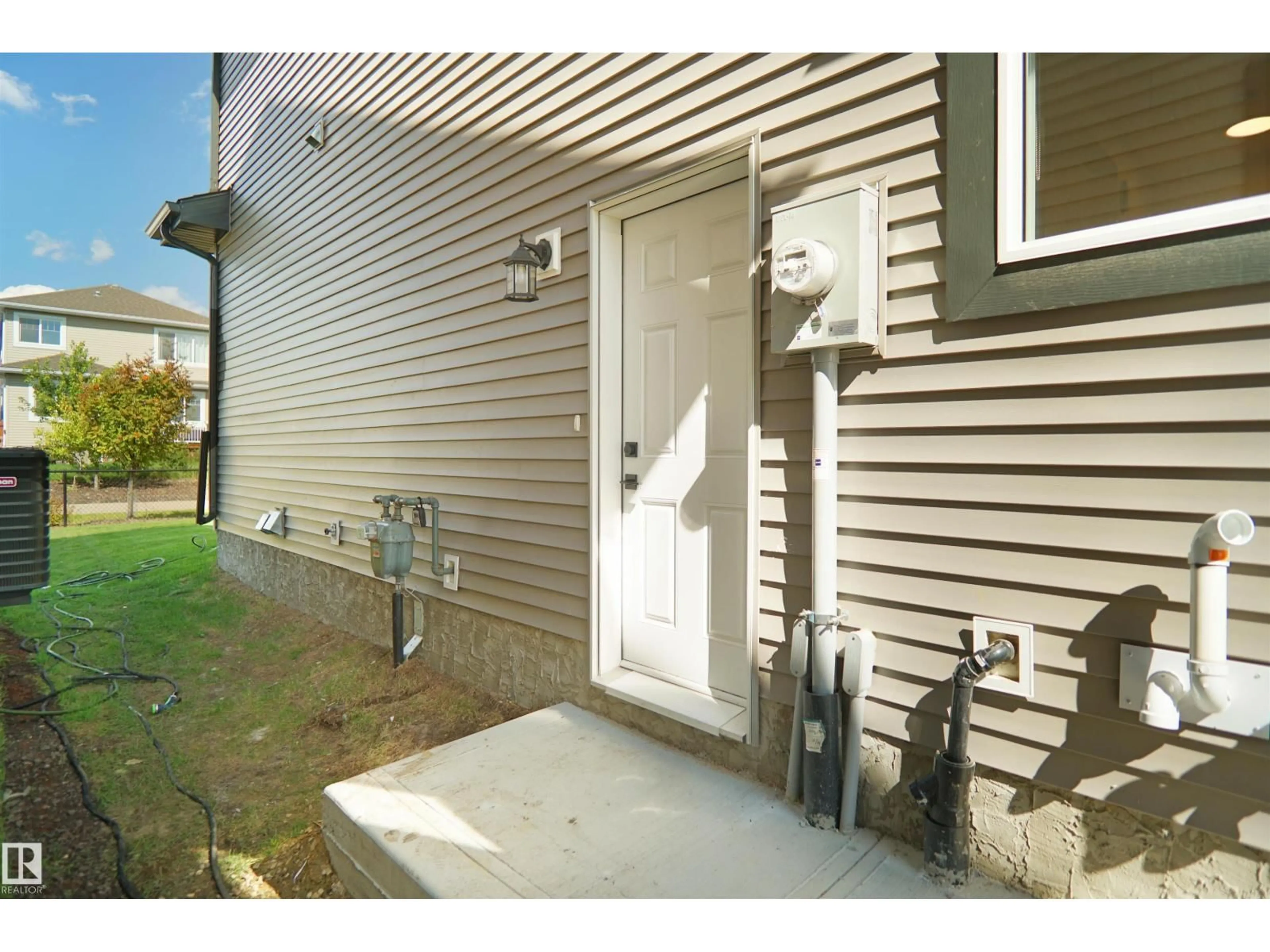 Unknown for 16230 19 AV, Edmonton Alberta T6W3P6