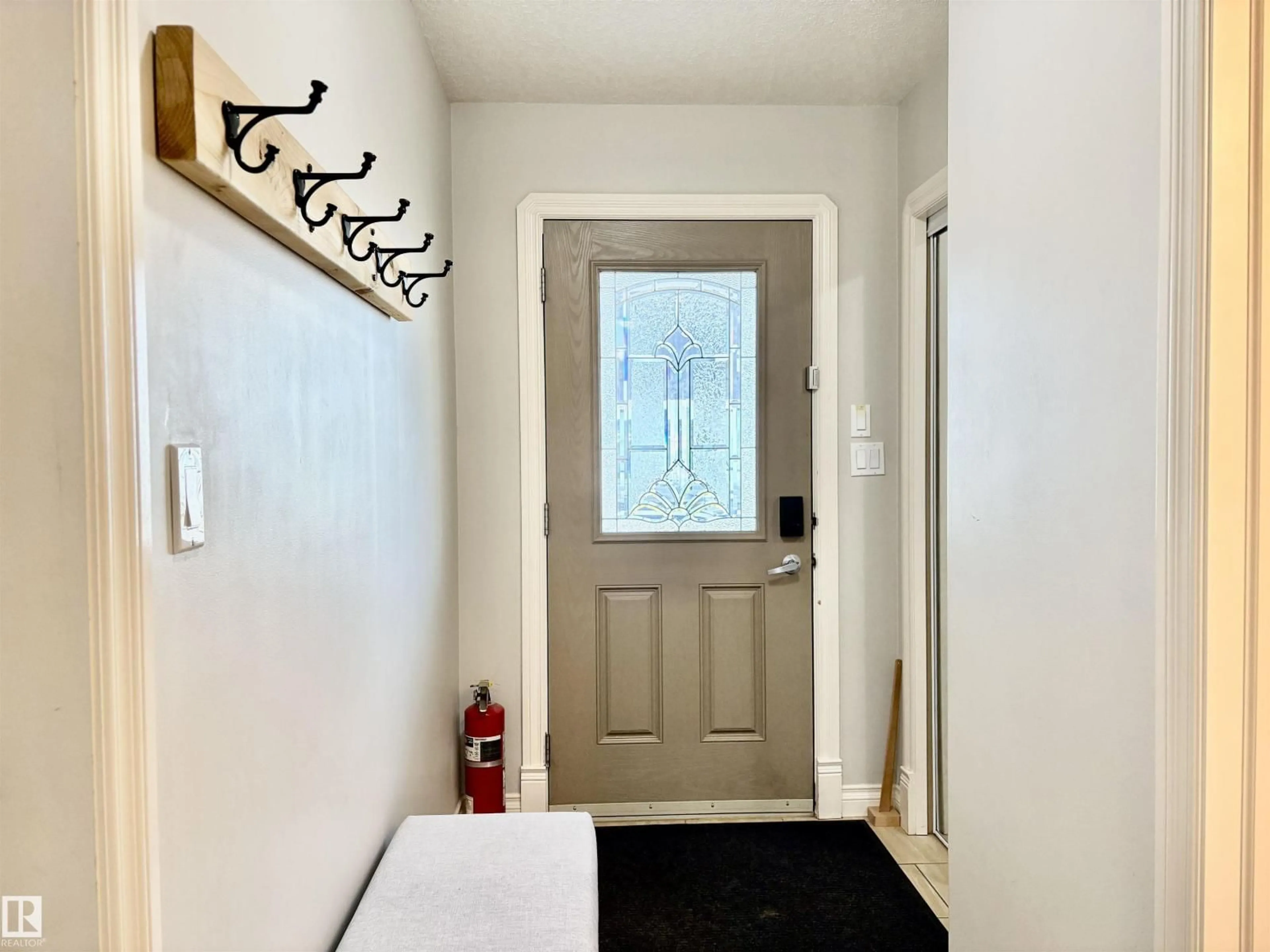 Indoor entryway for 14907 109 AV, Edmonton Alberta T5P1M5