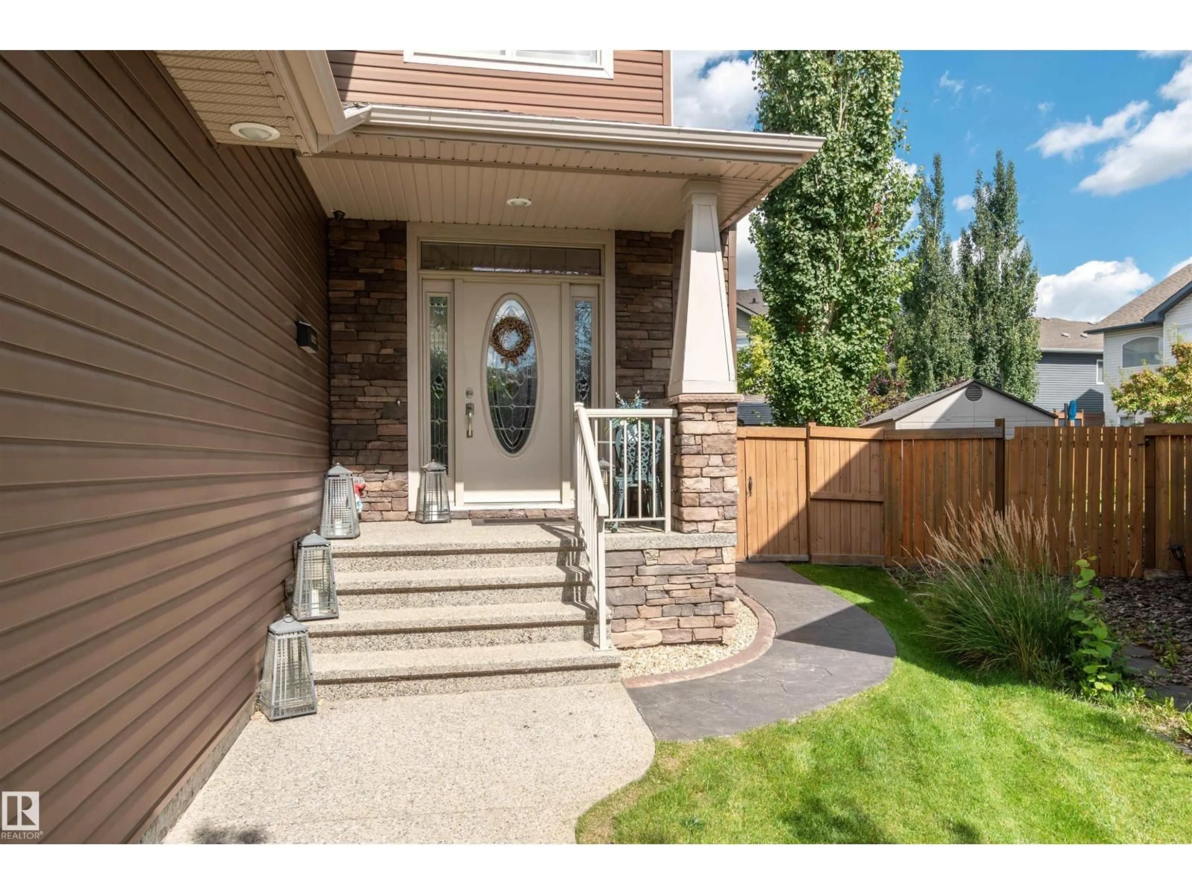 Indoor entryway for 5420 SUNVIEW BA, Sherwood Park Alberta T8H0K3