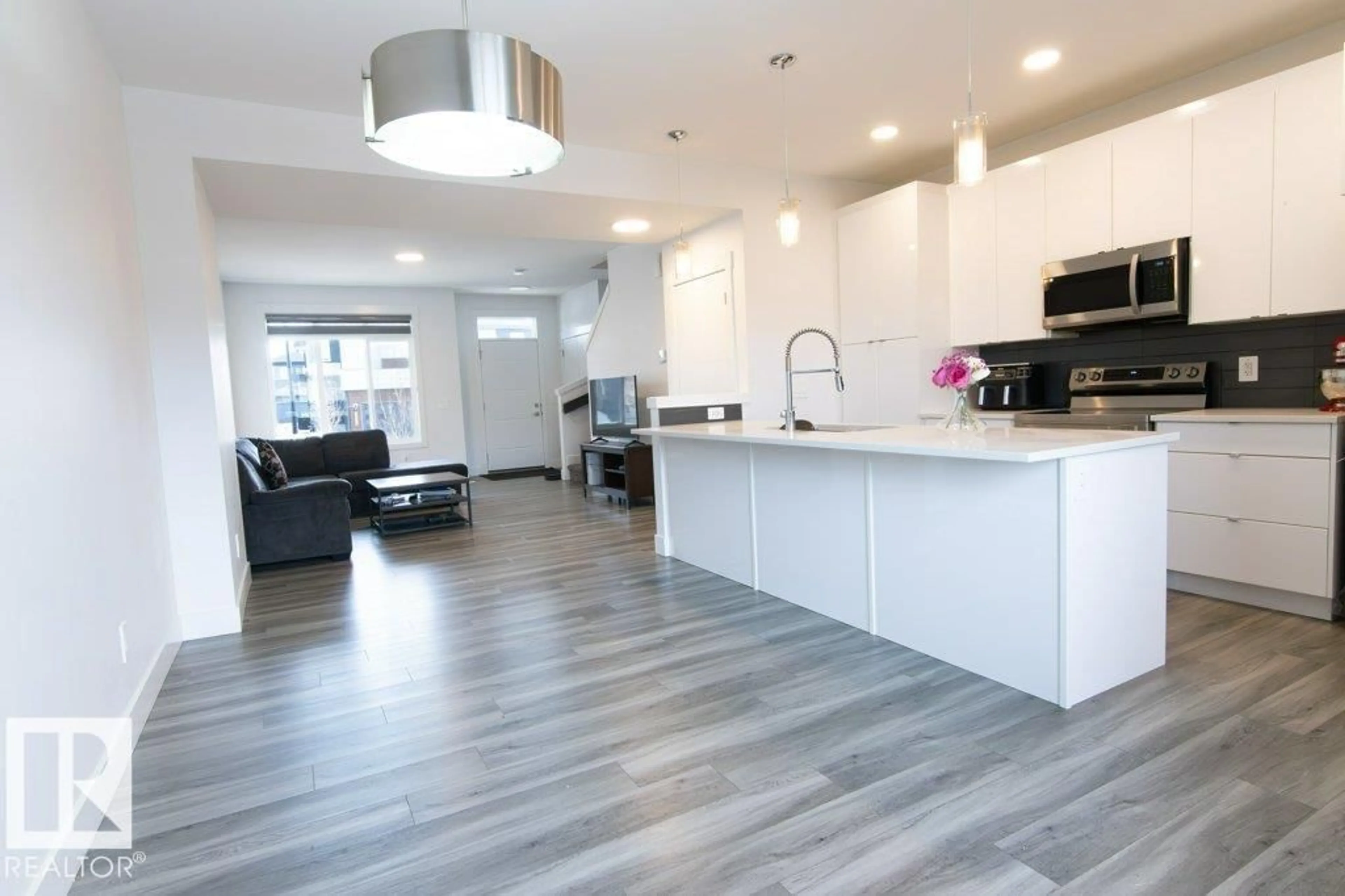 Open concept kitchen, unknown for 1434 KESWICK DR, Edmonton Alberta T6W4T9