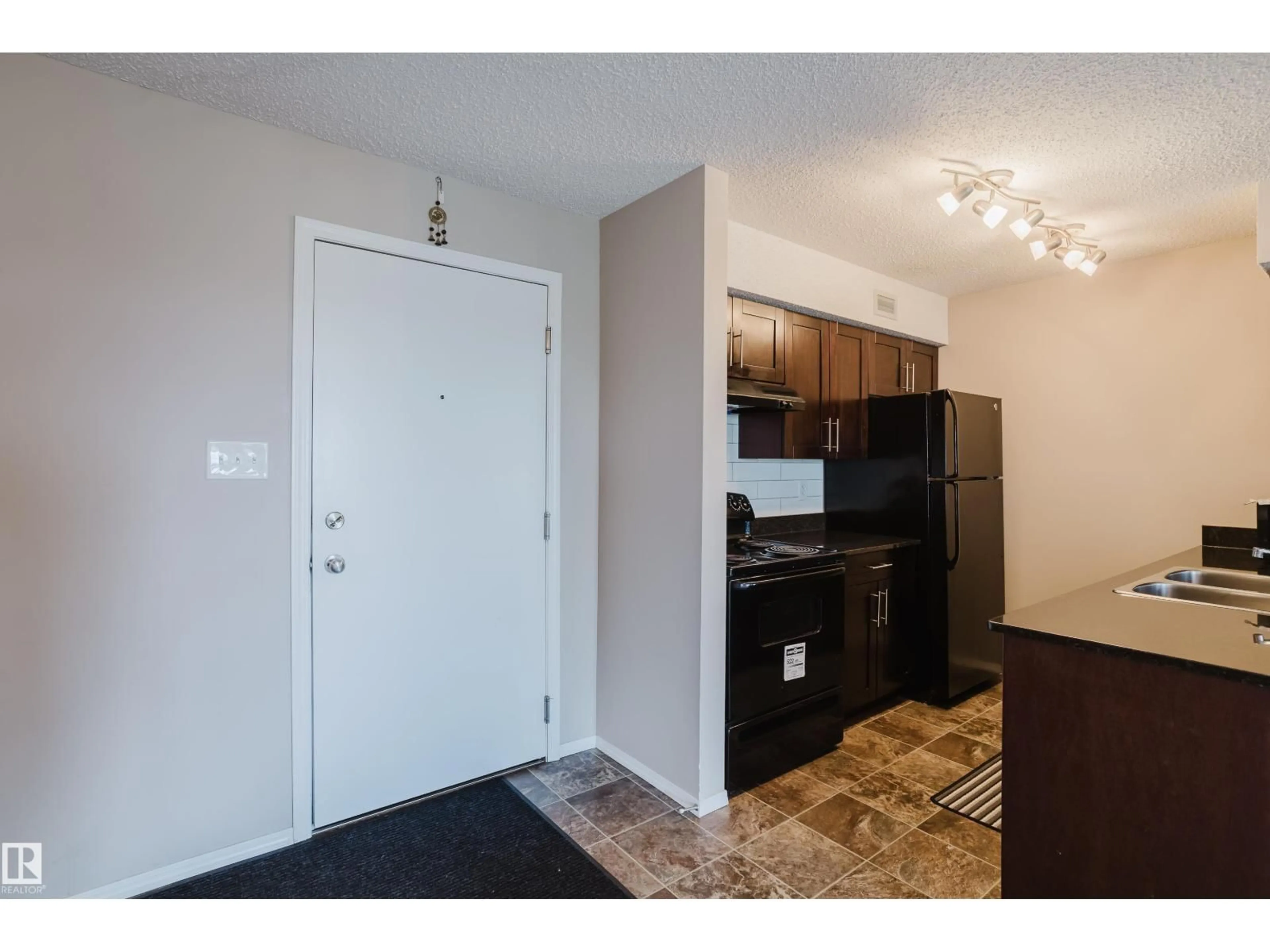 Unknown for 304 - 1060 MCCONACHIE BV, Edmonton Alberta T5Y0V1