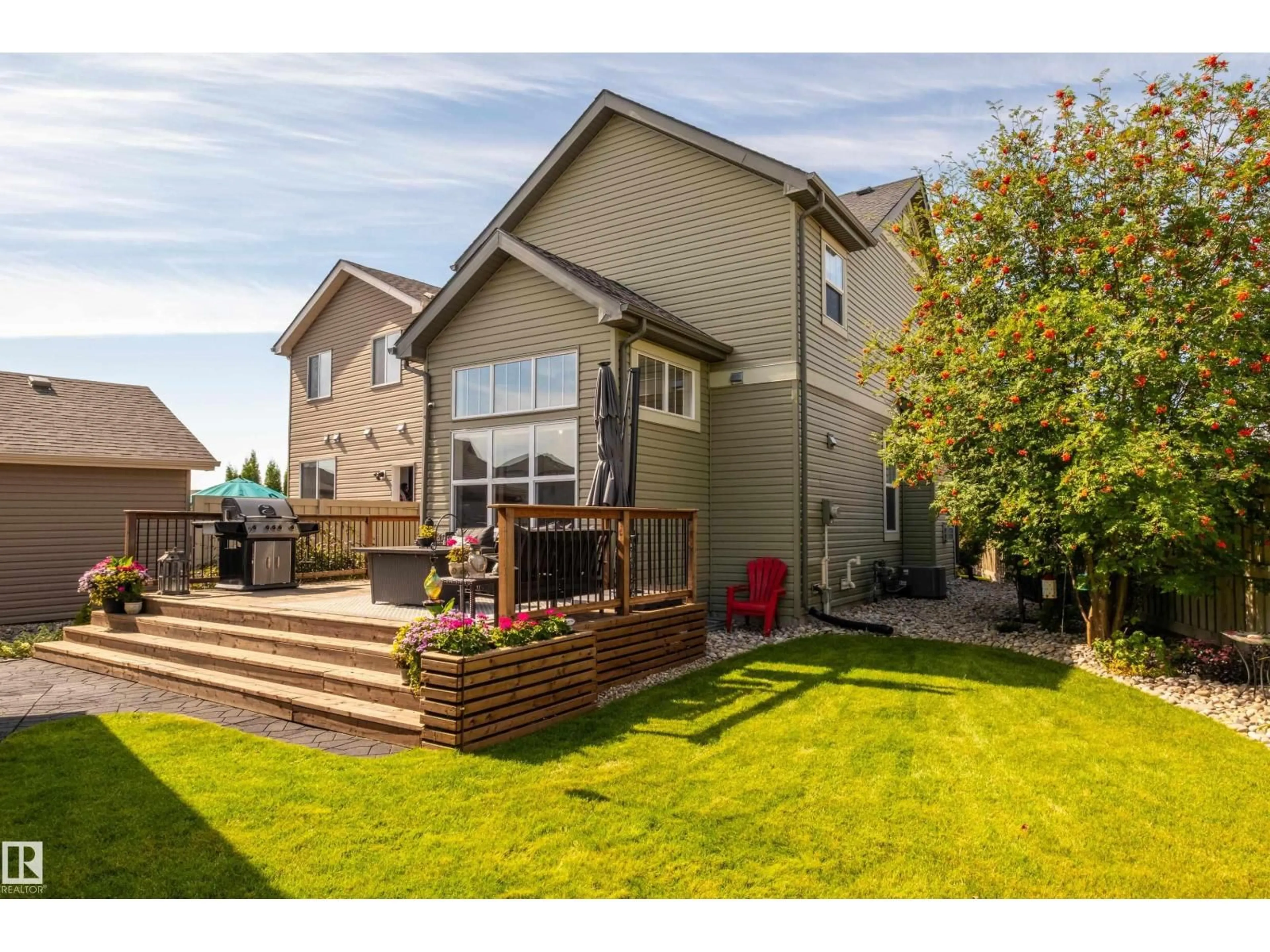 Home with vinyl exterior material, unknown for SW - 3053 ARTHURS CR, Edmonton Alberta T6W2H8