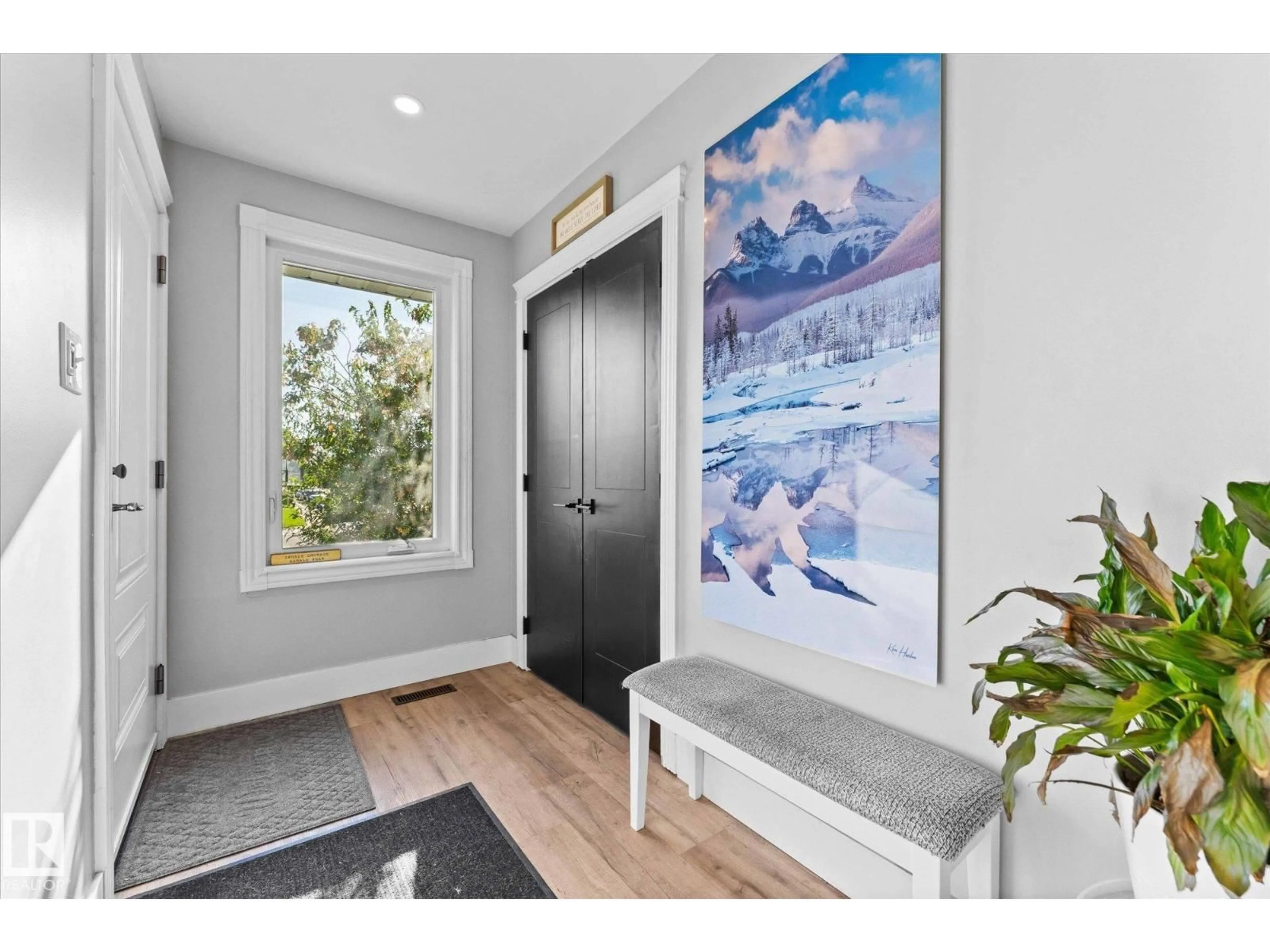 Indoor entryway for NW - 8004 180 ST, Edmonton Alberta T5T0T3