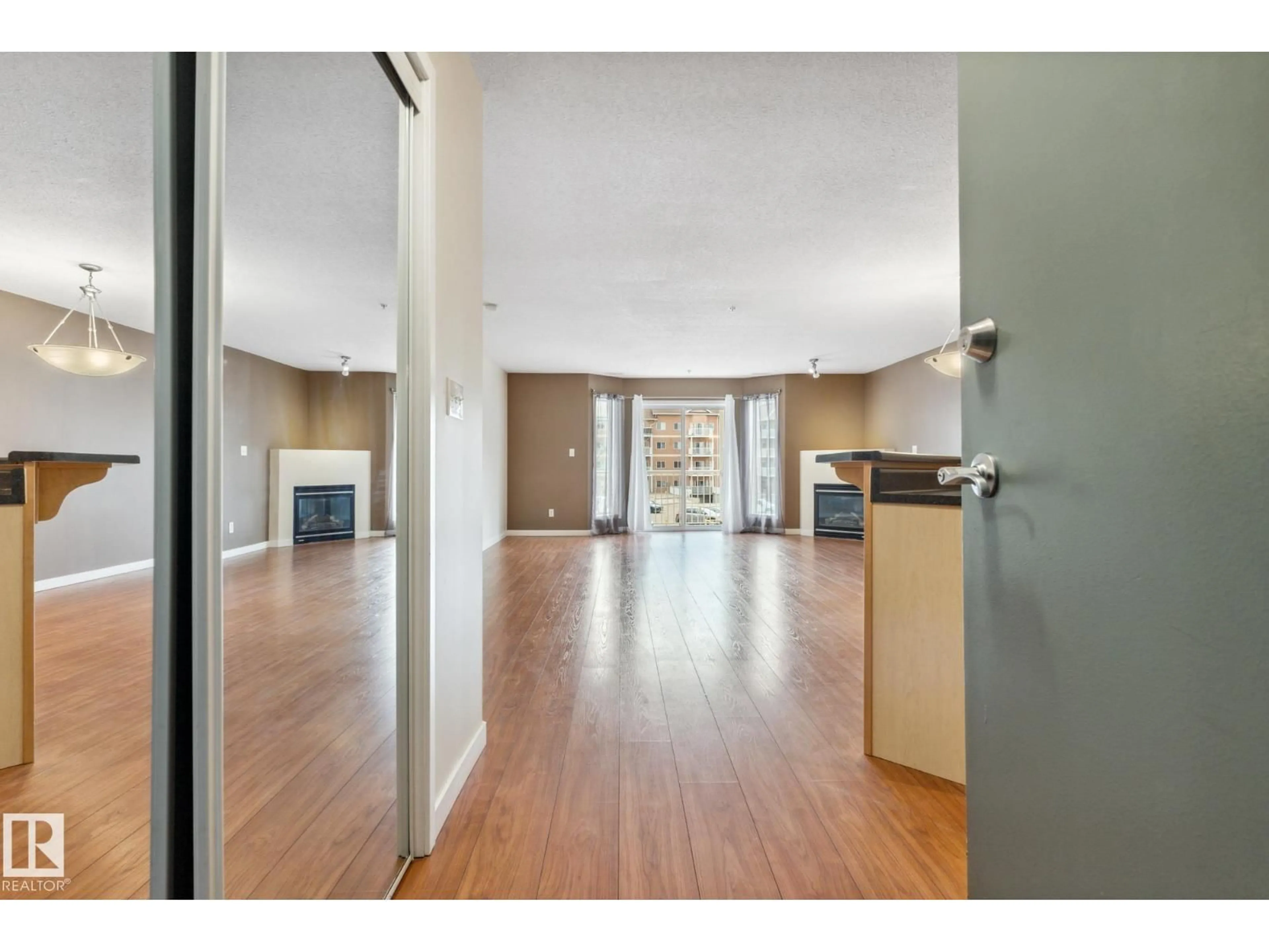 Indoor foyer for #223 - 4312 139 AV, Edmonton Alberta T5Y3J4
