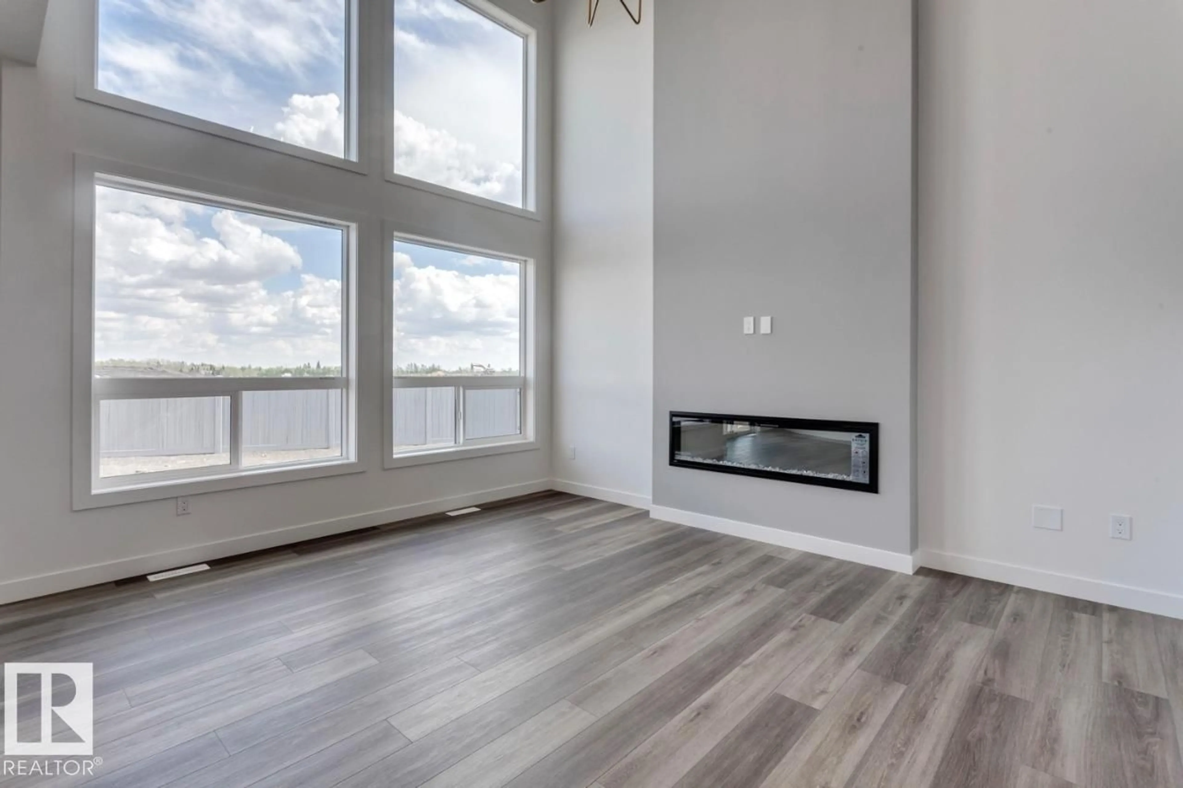 A pic of a room for 19015 20 AV, Edmonton Alberta T6M3A7