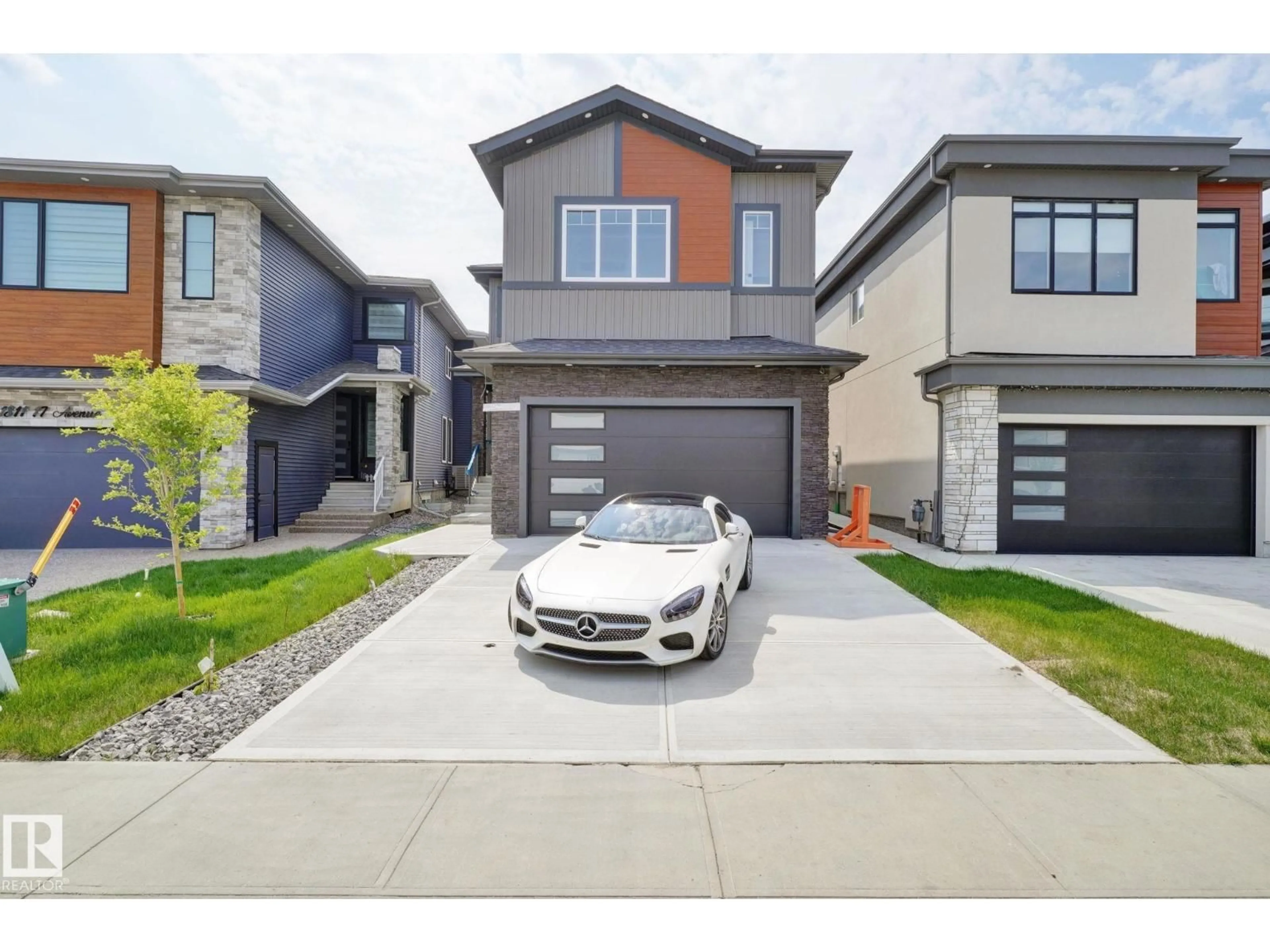 Unknown for 1815 17 AV, Edmonton Alberta T6T2N2