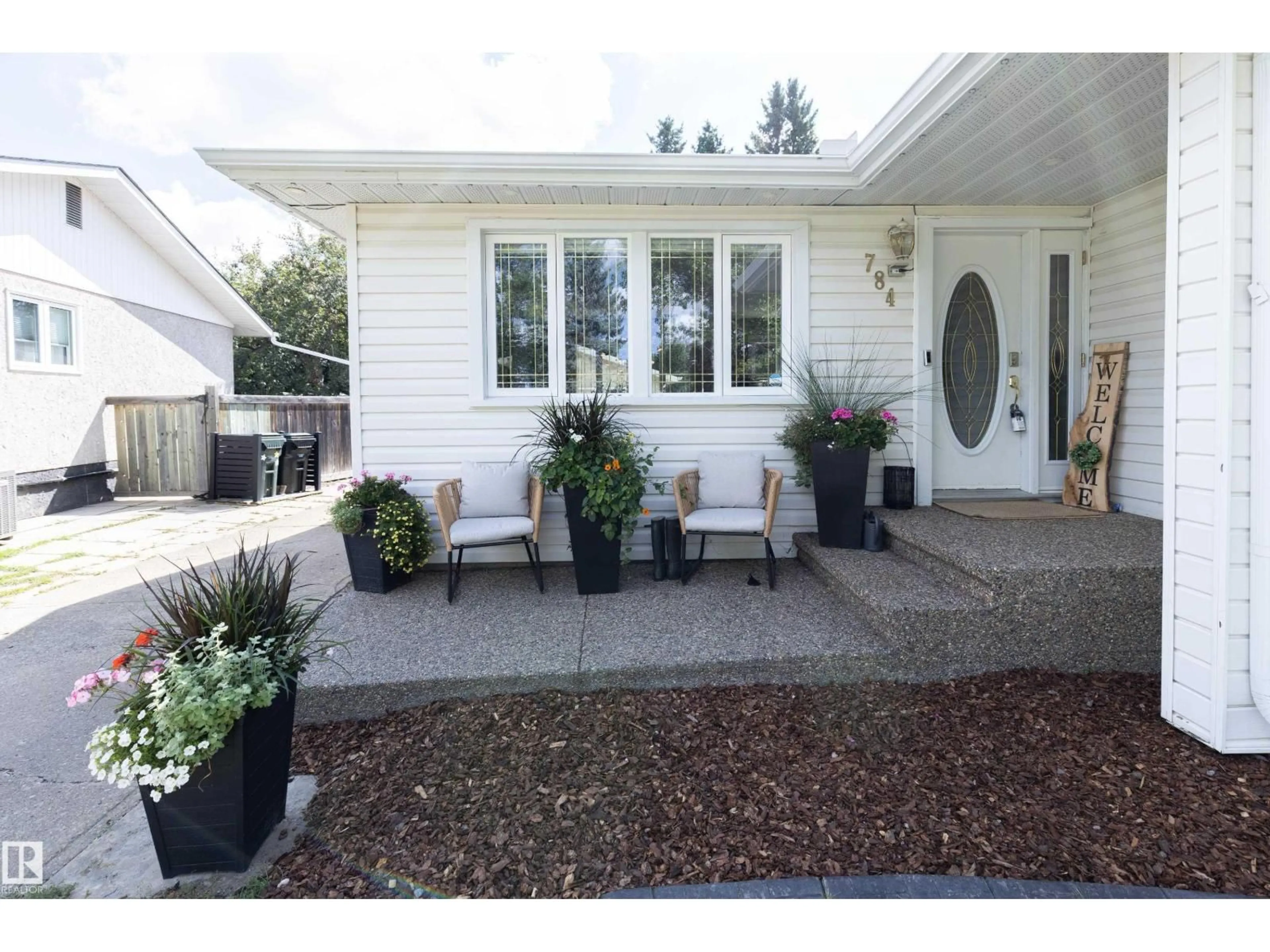 Patio, street for 784 BIRCH AV, Sherwood Park Alberta T8A2A7