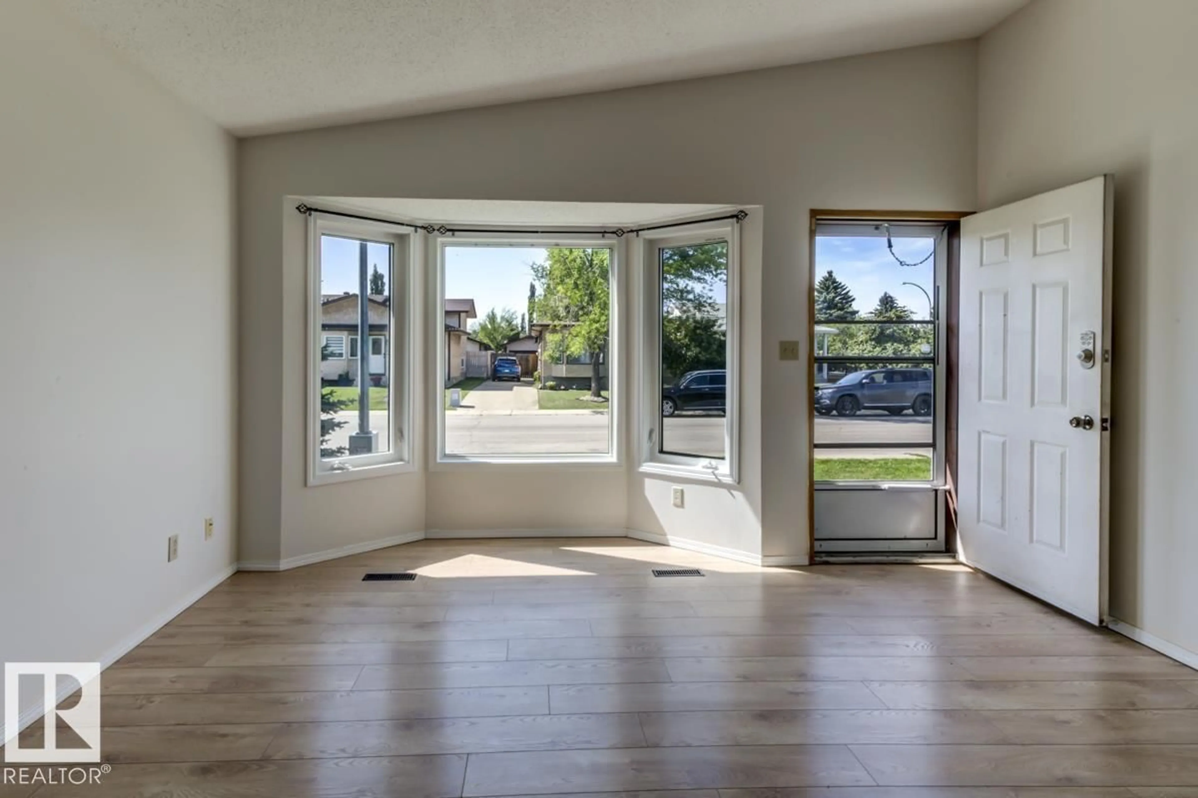 Unknown for NW - 7711 189 ST, Edmonton Alberta T5T5T4