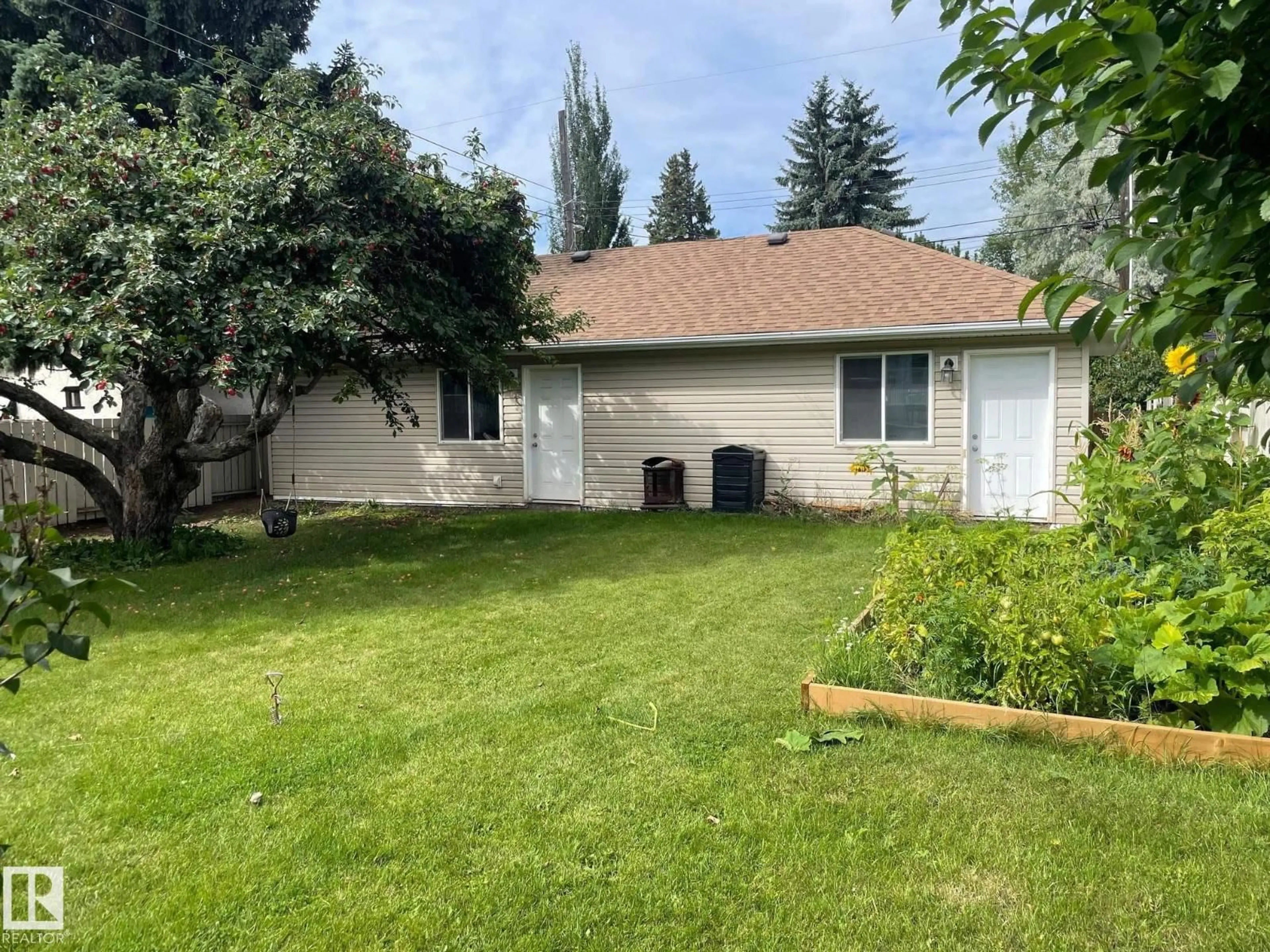 A pic from outside/outdoor area/front of a property/back of a property/a pic from drone, unknown for 9426/9428 96A ST, Edmonton Alberta T6C3Z7