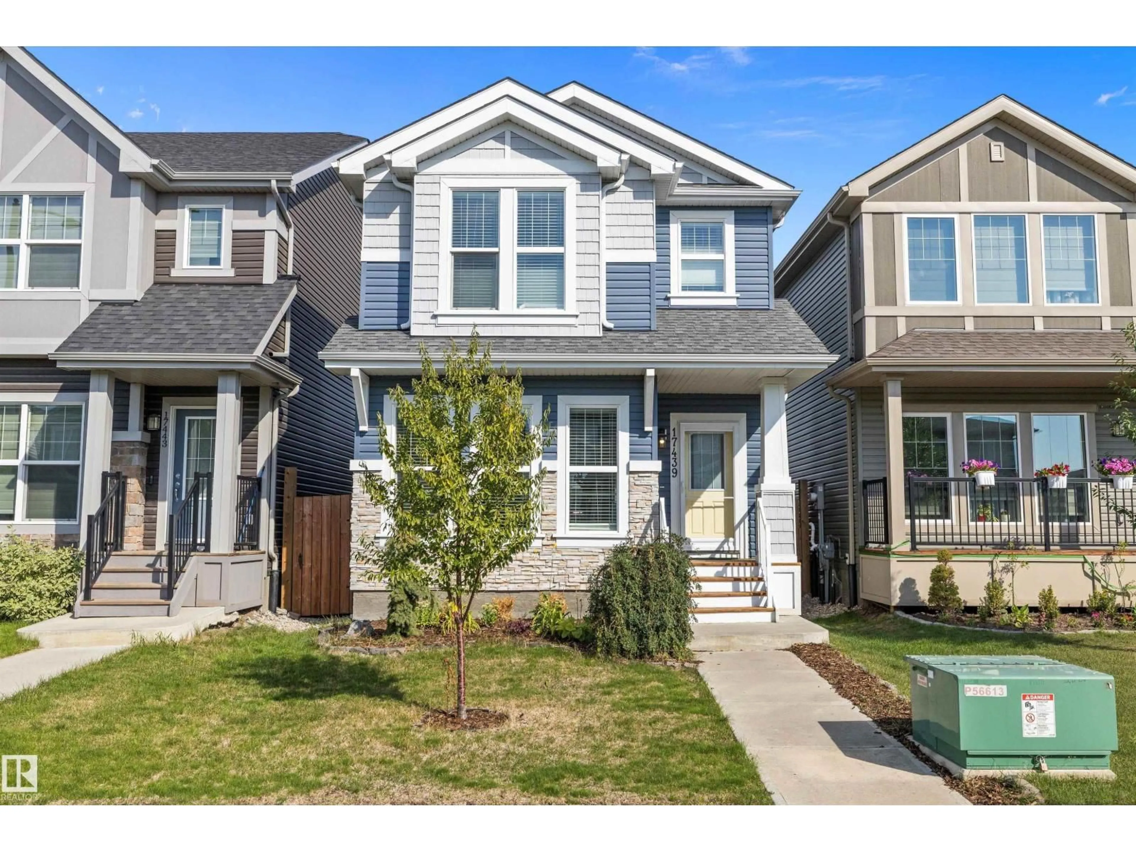 Home with vinyl exterior material, street for NW - 17439 77 ST, Edmonton Alberta T5Z0R4