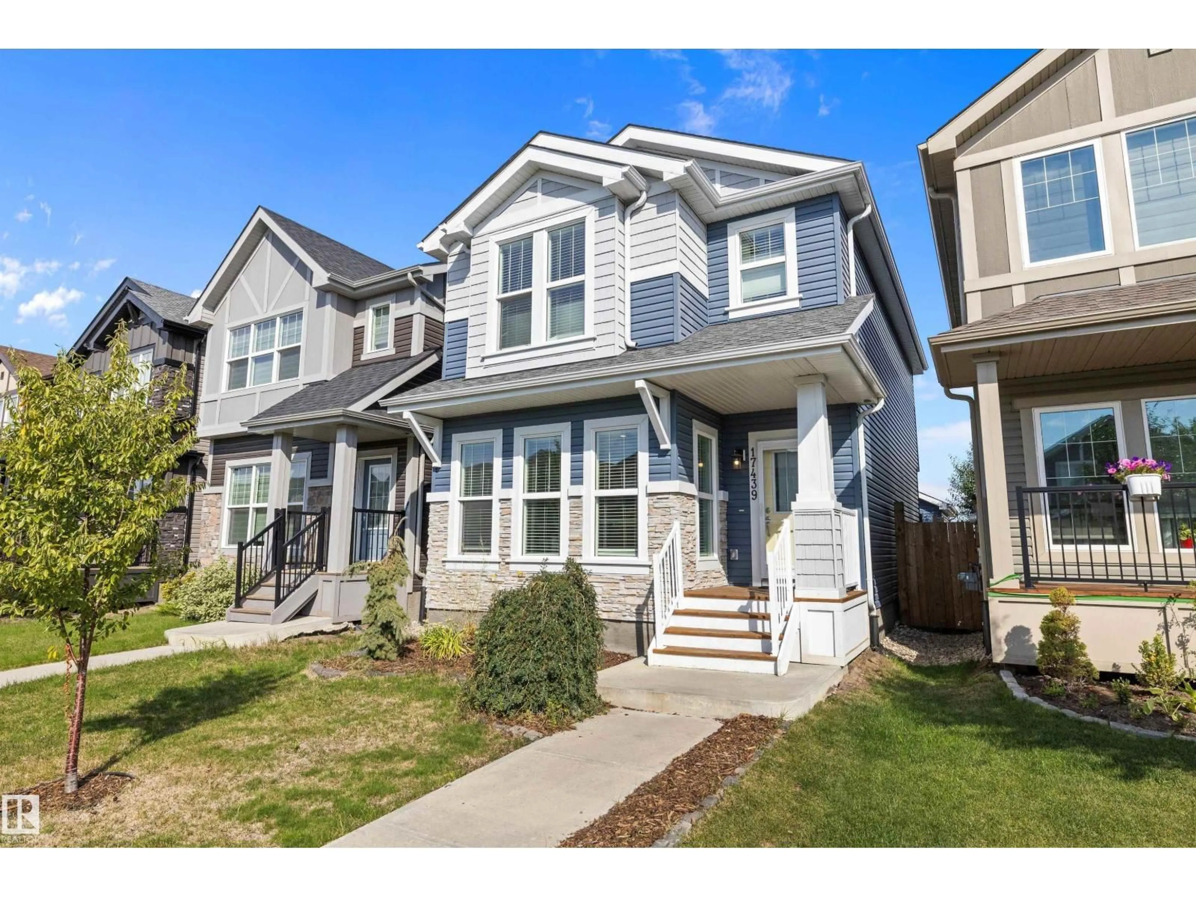 Home with vinyl exterior material, street for NW - 17439 77 ST, Edmonton Alberta T5Z0R4