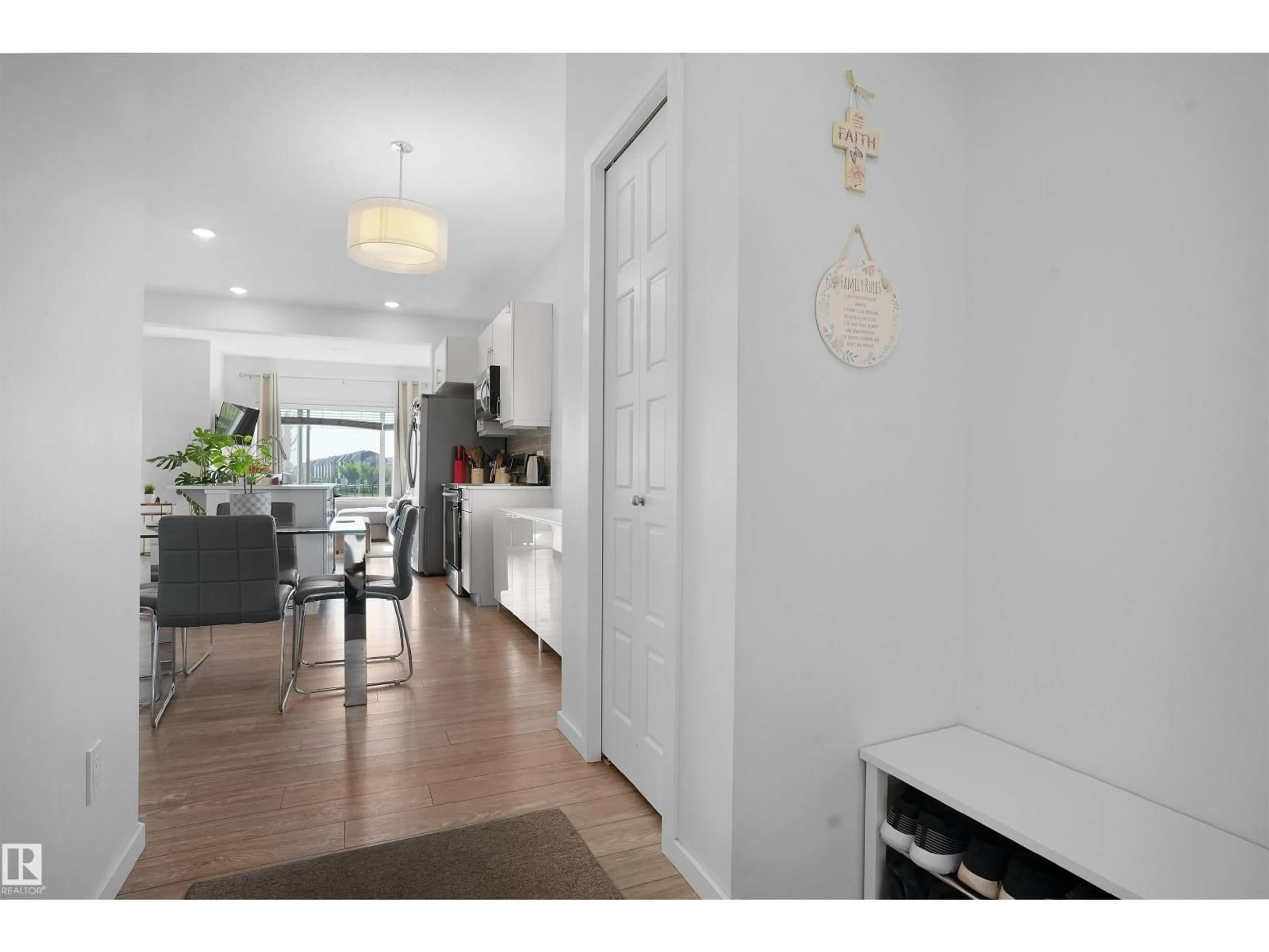 Indoor entryway for #39 - 6004 ROSENTHAL WY, Edmonton Alberta T5T7L1