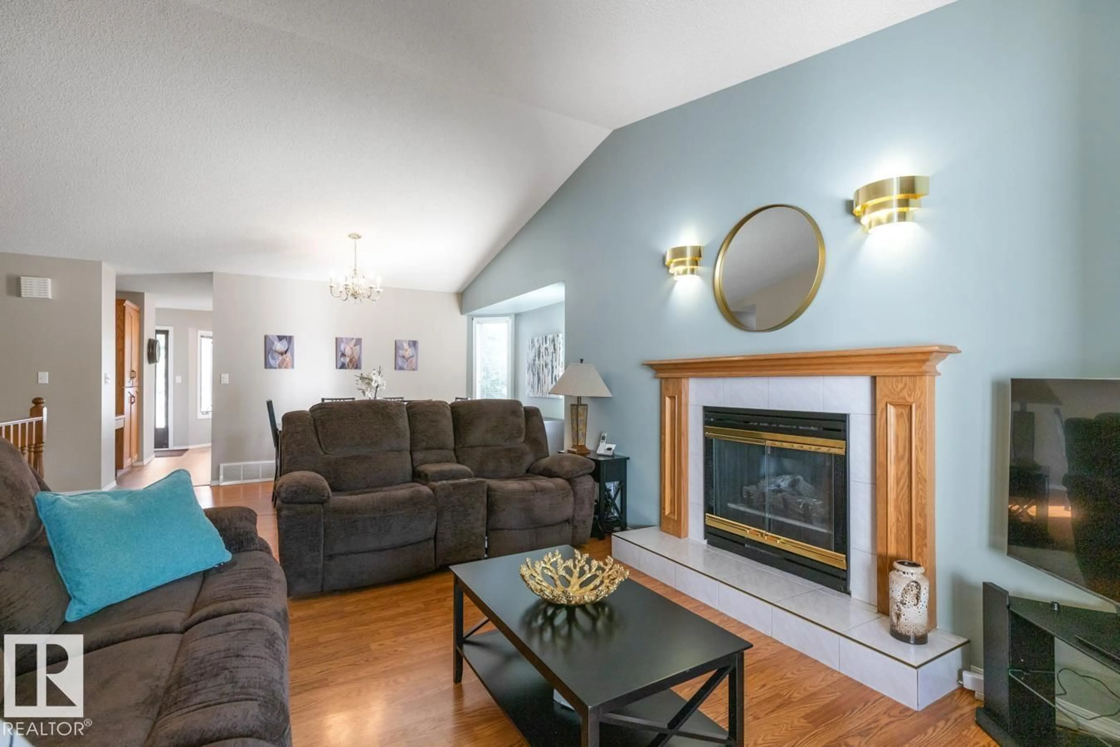 Living room with furniture, wood/laminate floor for 288 REGENCY DR, Sherwood Park Alberta T8A5P4