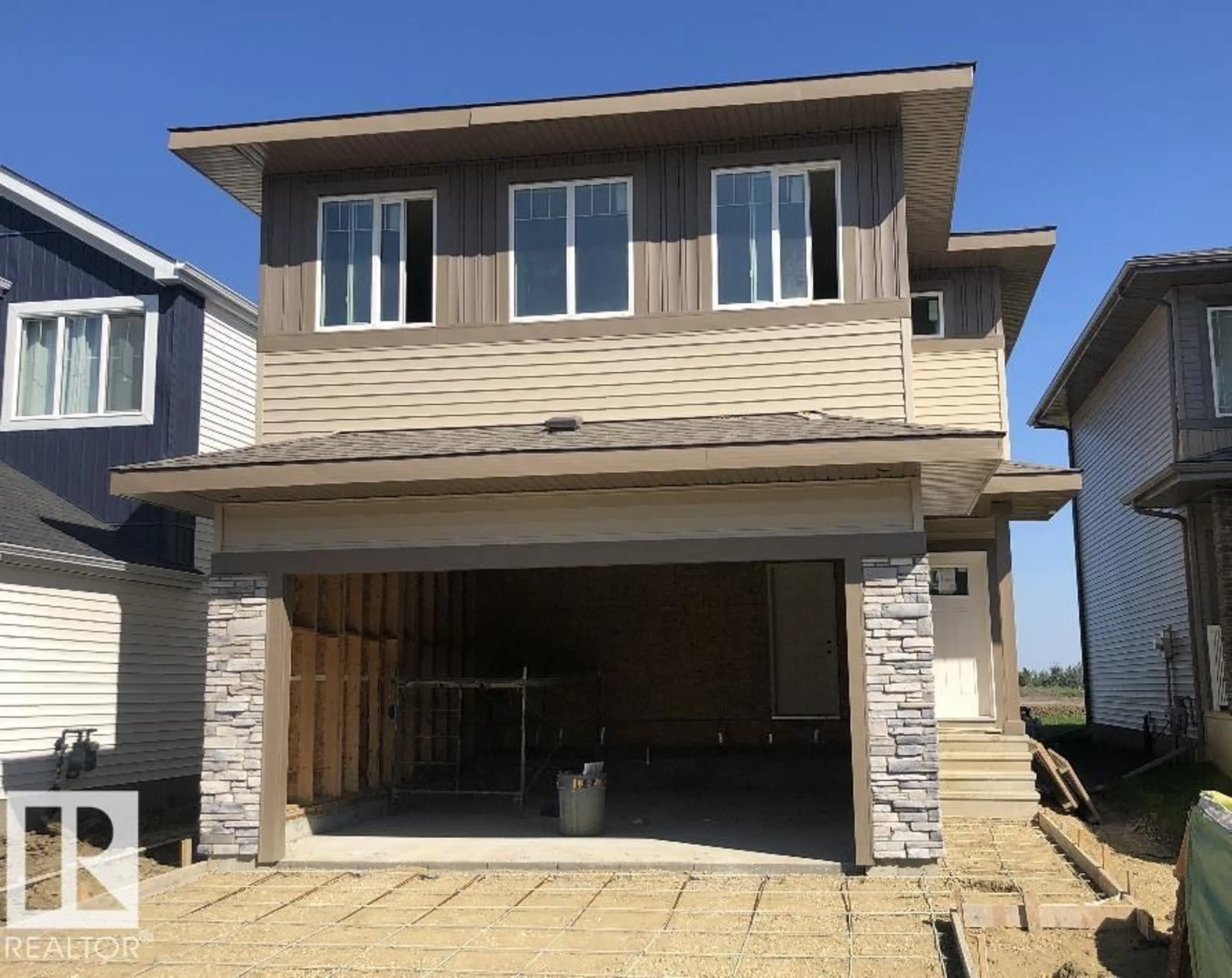 Home with vinyl exterior material, street for 20 ETON LI, Spruce Grove Alberta T7X4B7