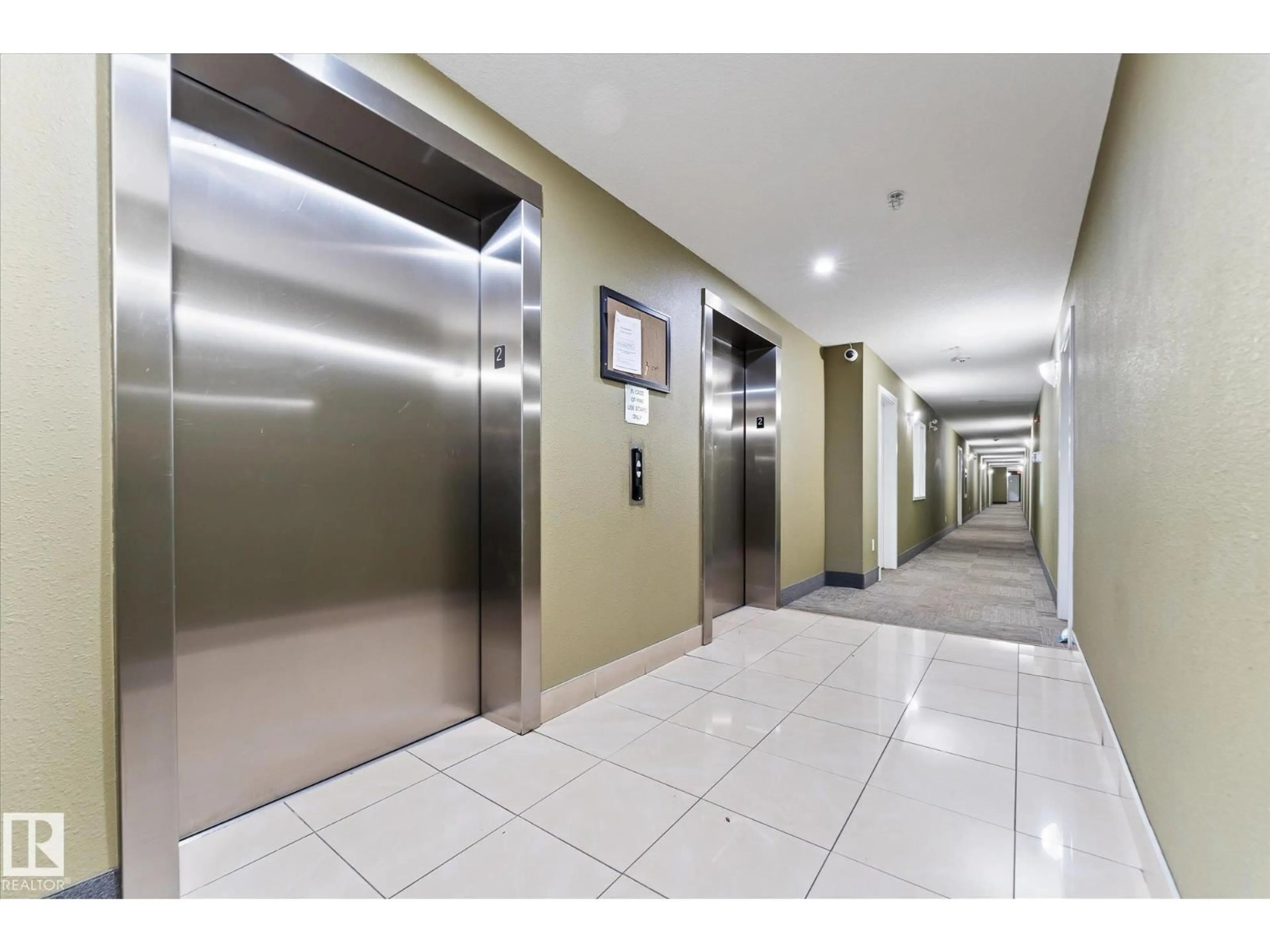 Indoor foyer for 240 - 120 SPRUCE RIDGE RD, Spruce Grove Alberta T7X0G5