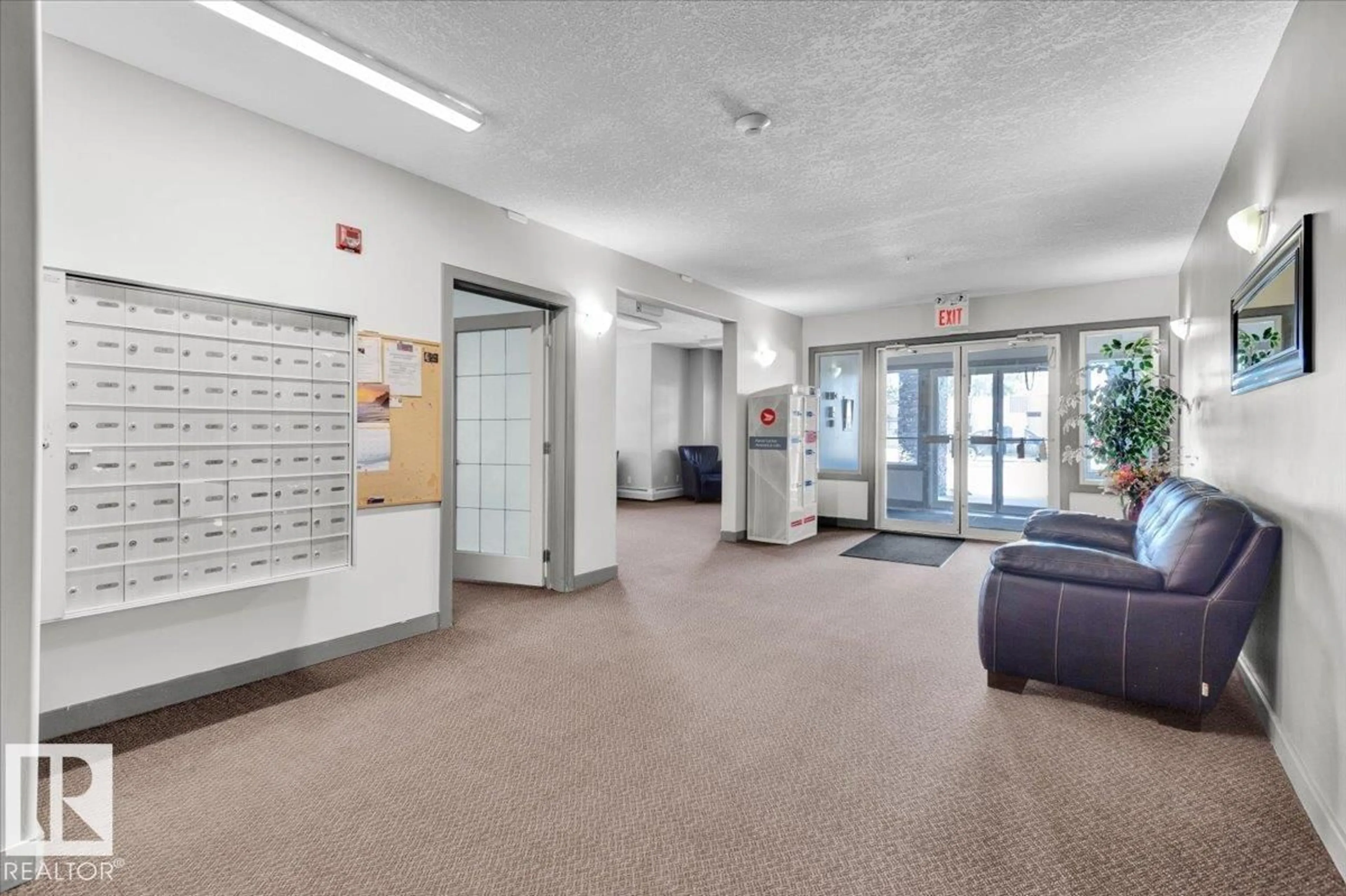 Indoor foyer for 301 - 4415 48 ST, Leduc Alberta T9E5Y3