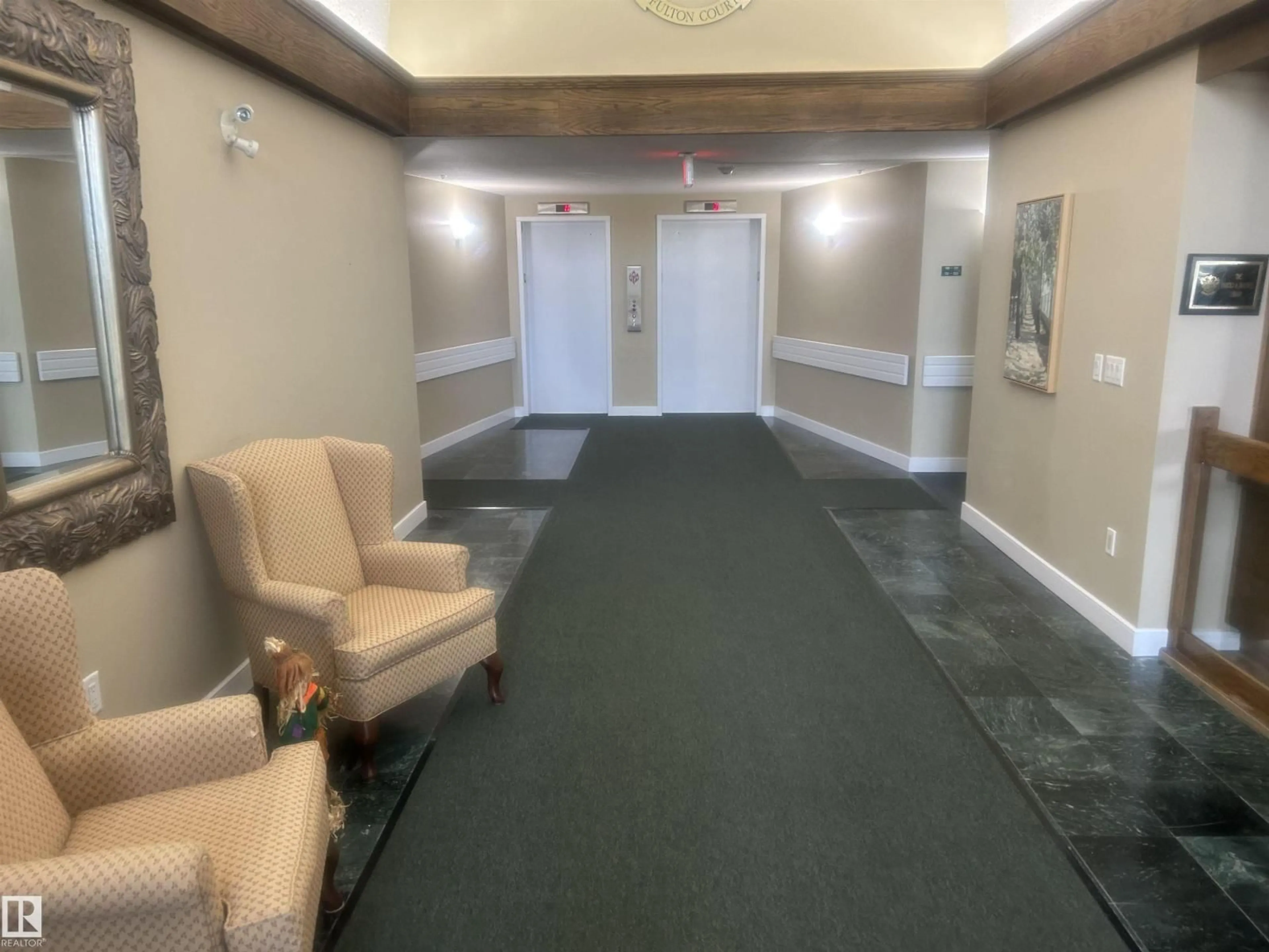 Indoor foyer for 6220 - 114 FULTON RD, Edmonton Alberta T6A3T4