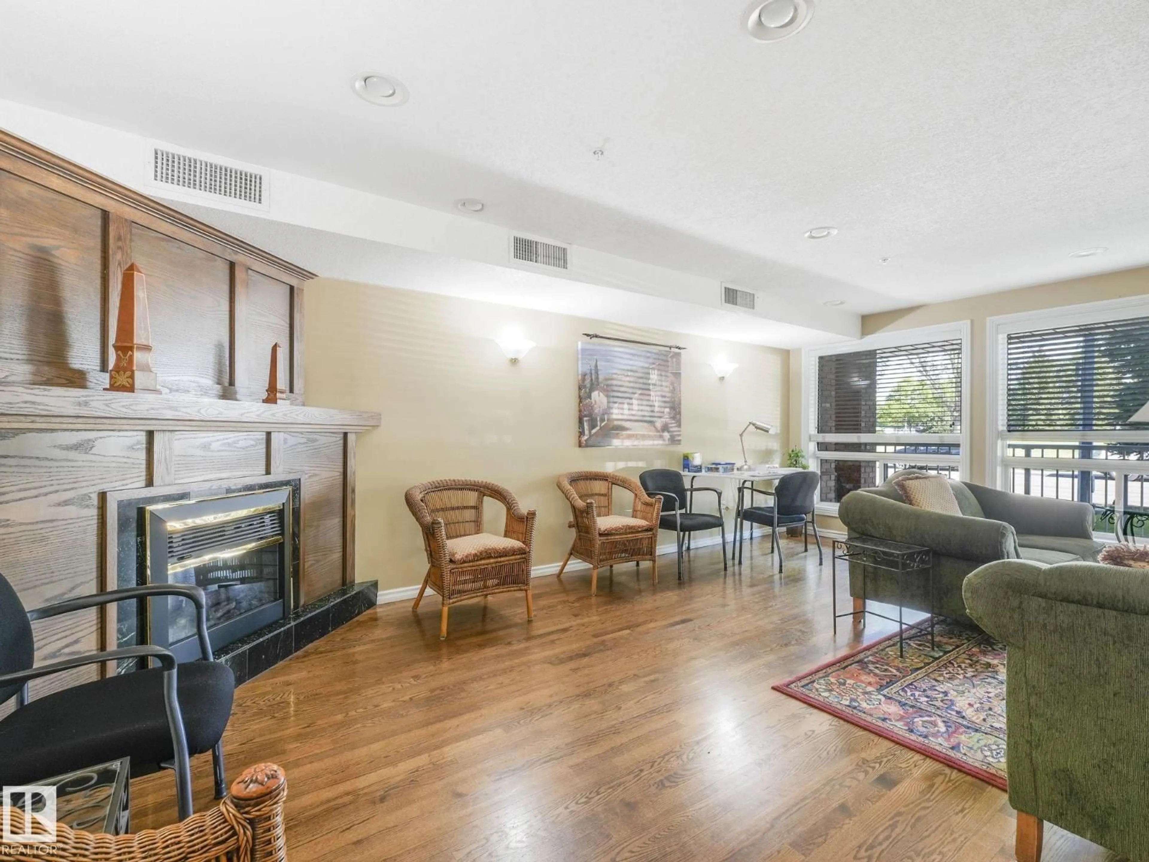 Living room with furniture, unknown for 6220 - 114 FULTON RD, Edmonton Alberta T6A3T4