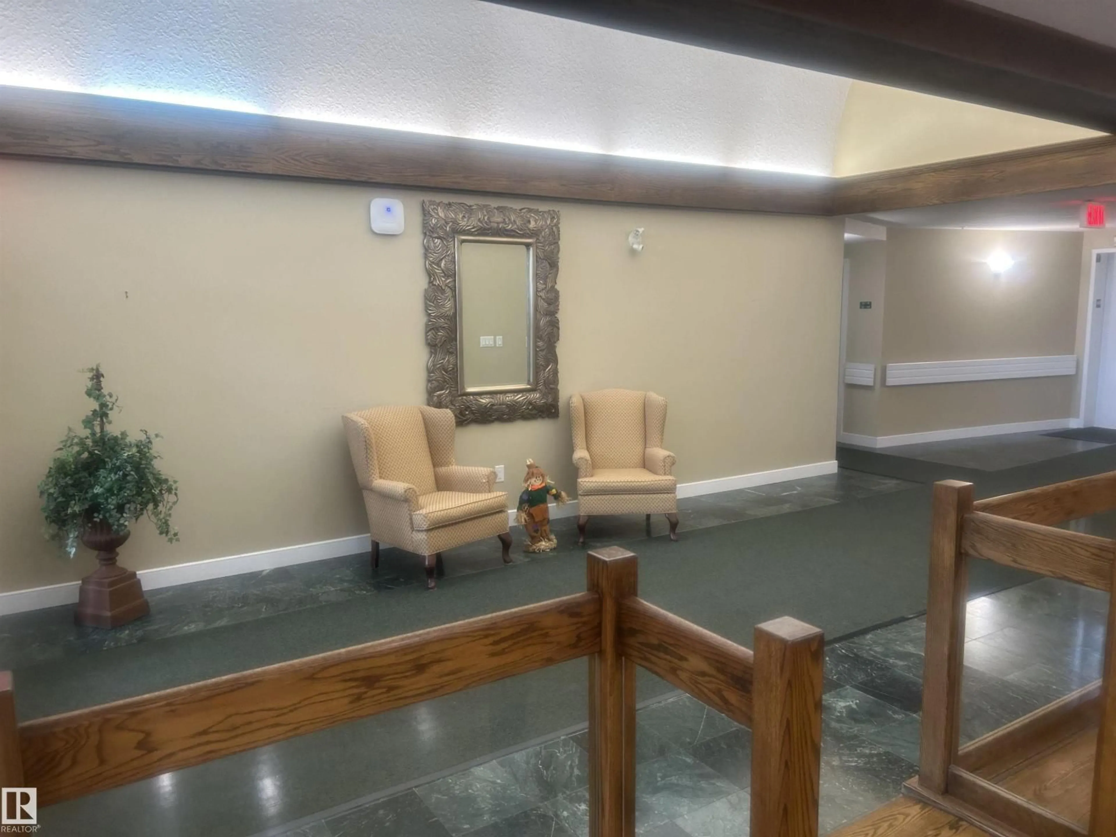 Lobby for 6220 - 114 FULTON RD, Edmonton Alberta T6A3T4