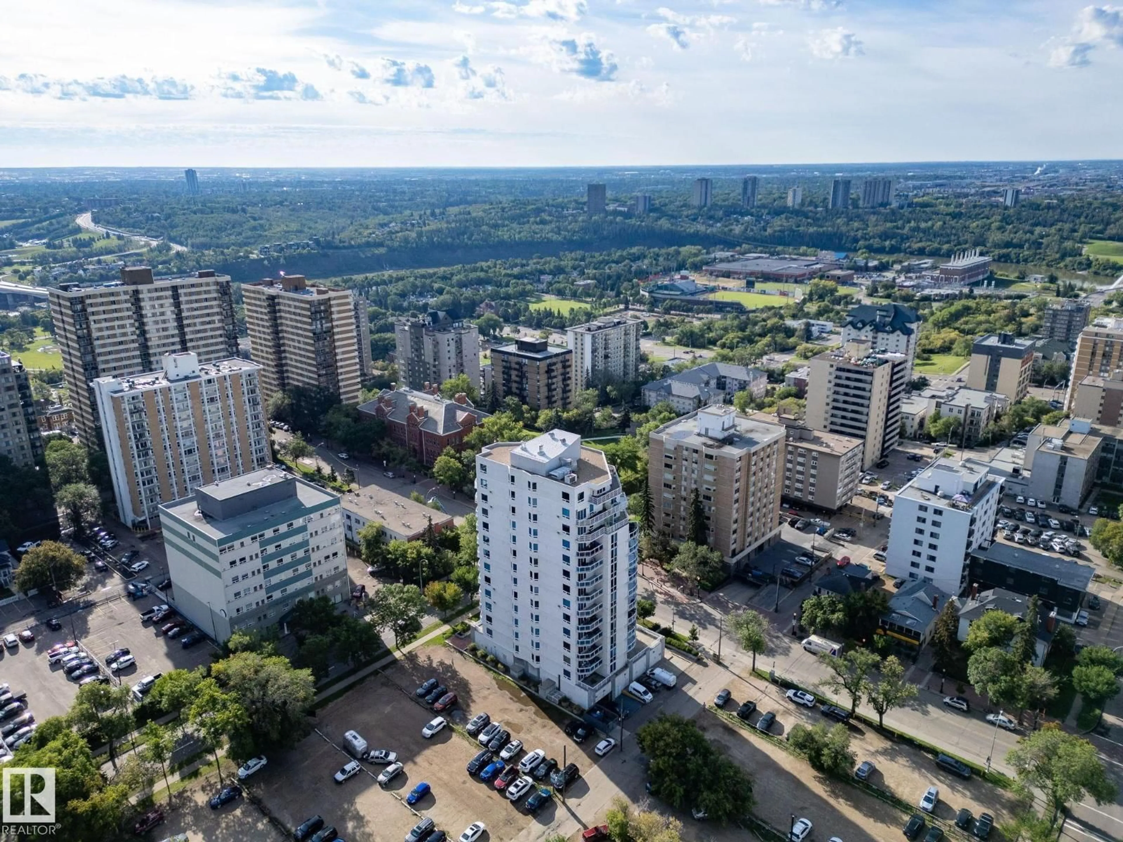 A pic from outside/outdoor area/front of a property/back of a property/a pic from drone, city buildings view from balcony for 10504 NW - 904 99 AV, Edmonton Alberta T5K1B2