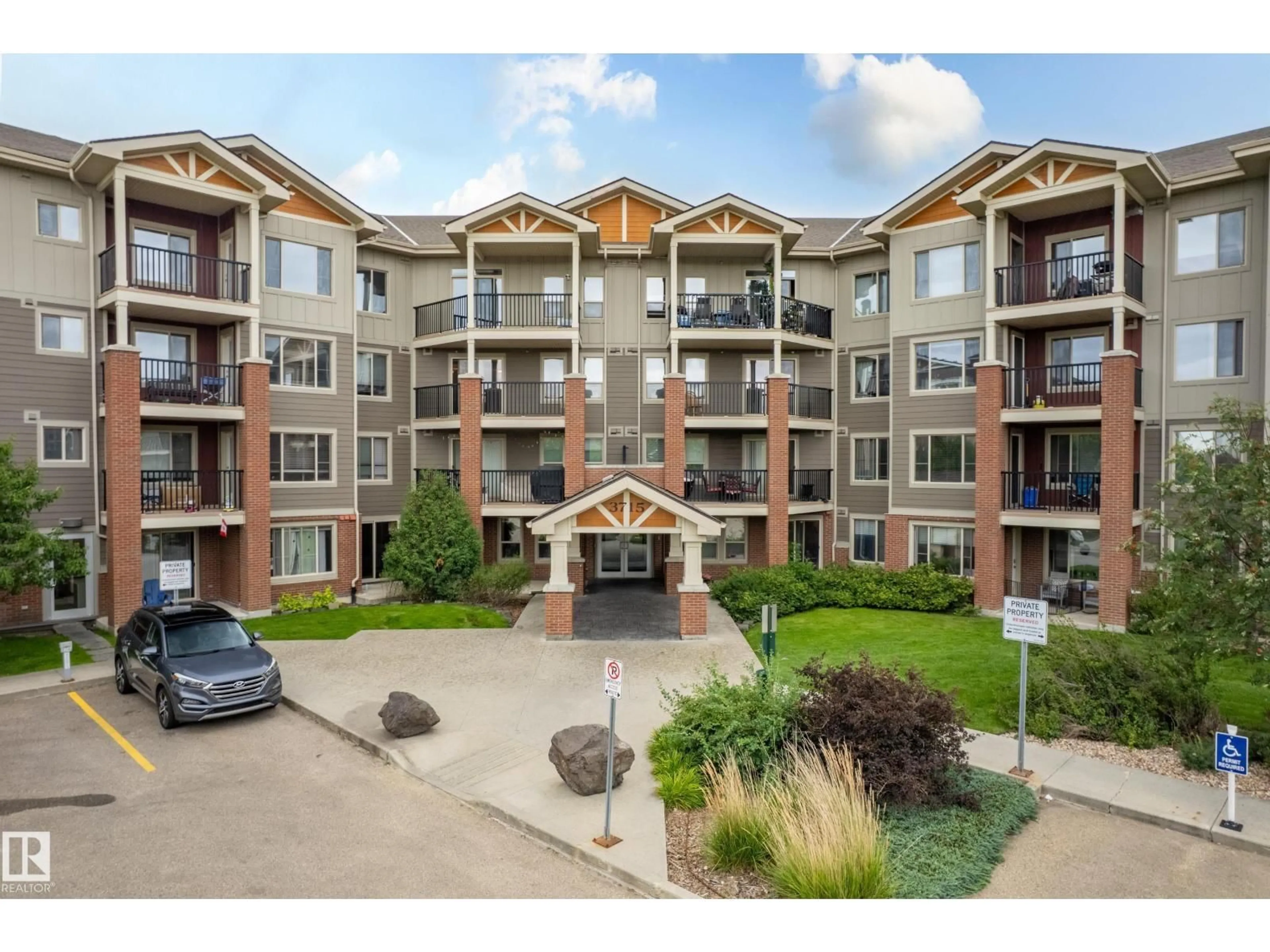 A pic from outside/outdoor area/front of a property/back of a property/a pic from drone, unknown for 316 - 3715 WHITELAW LN, Edmonton Alberta T6W2C3