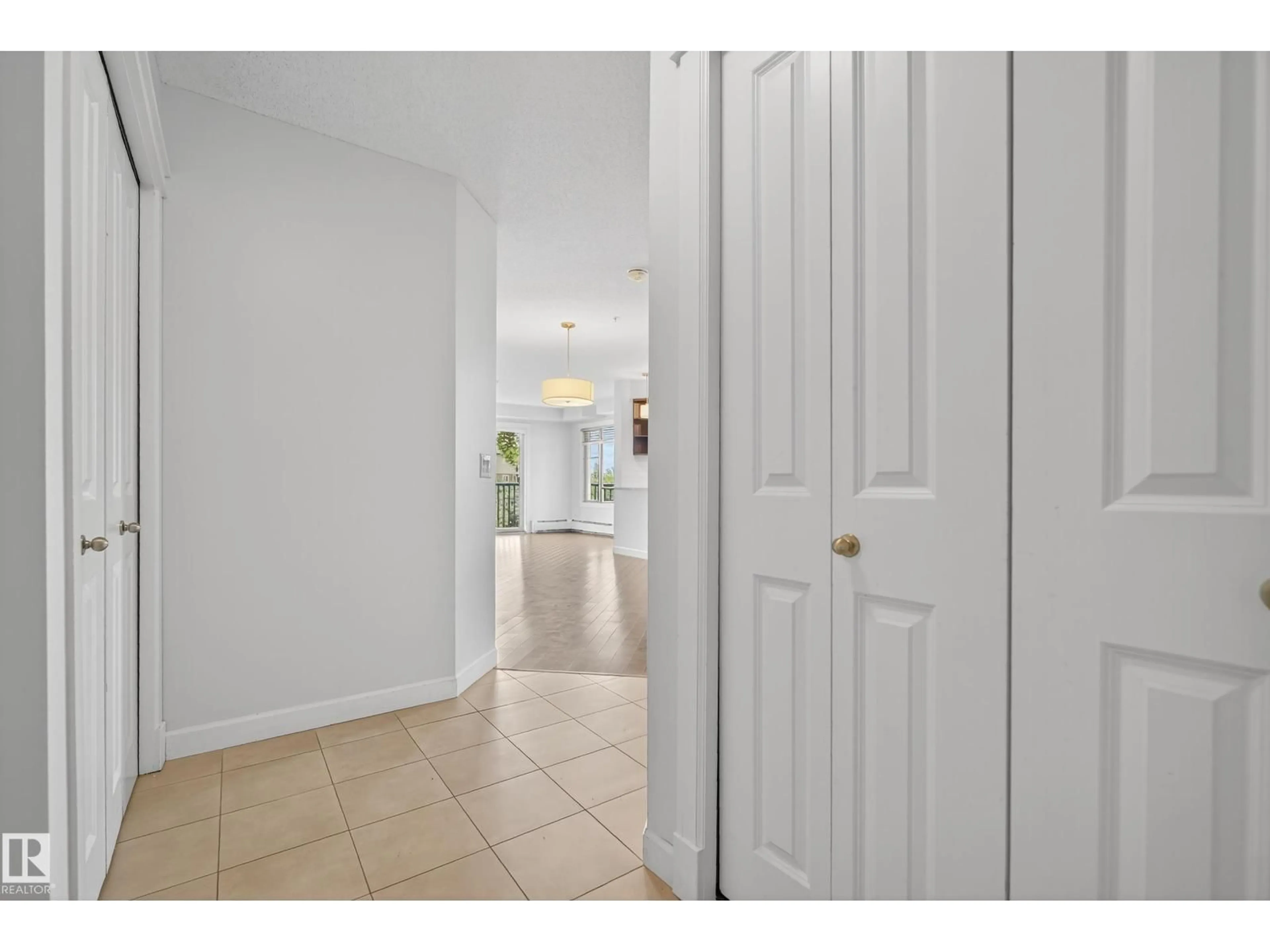 Indoor entryway for 316 - 3715 WHITELAW LN, Edmonton Alberta T6W2C3