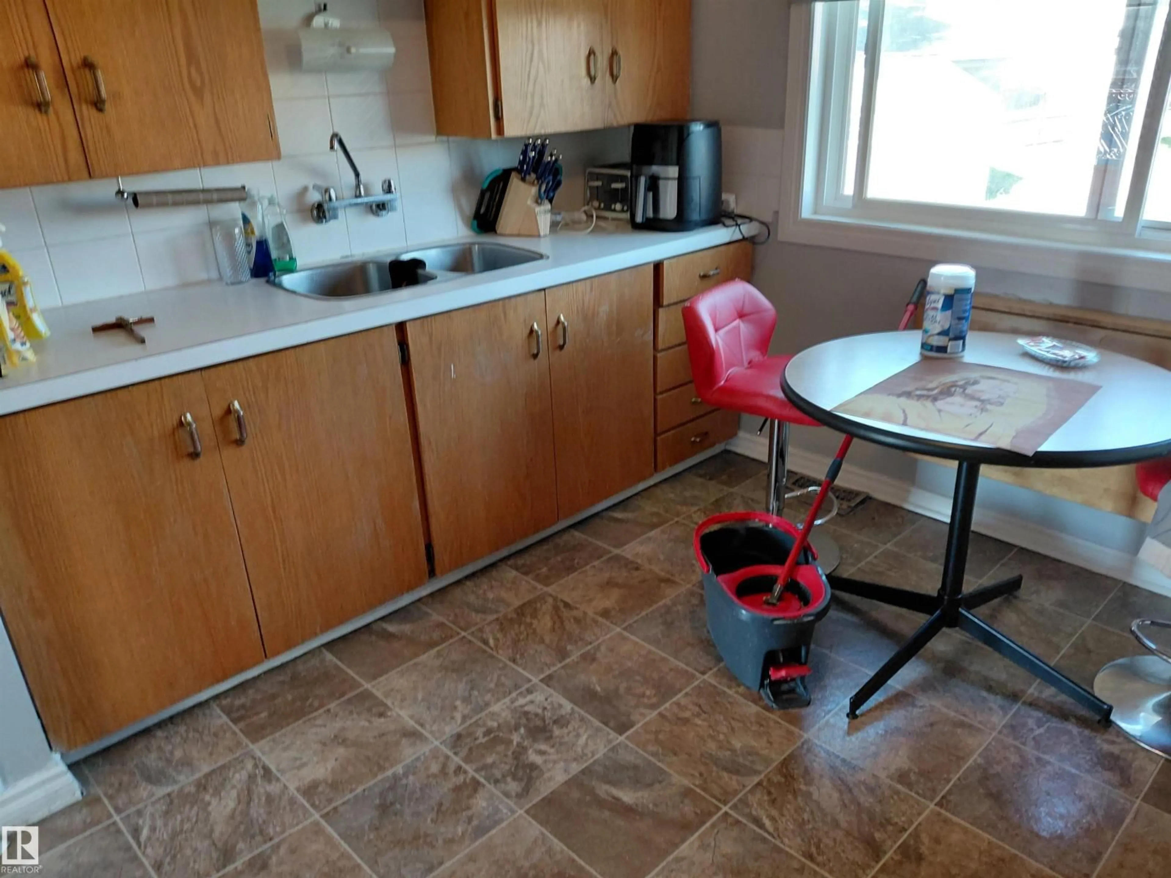 Standard kitchen, ceramic/tile floor for NW - 10451 157 ST, Edmonton Alberta T5P2V1