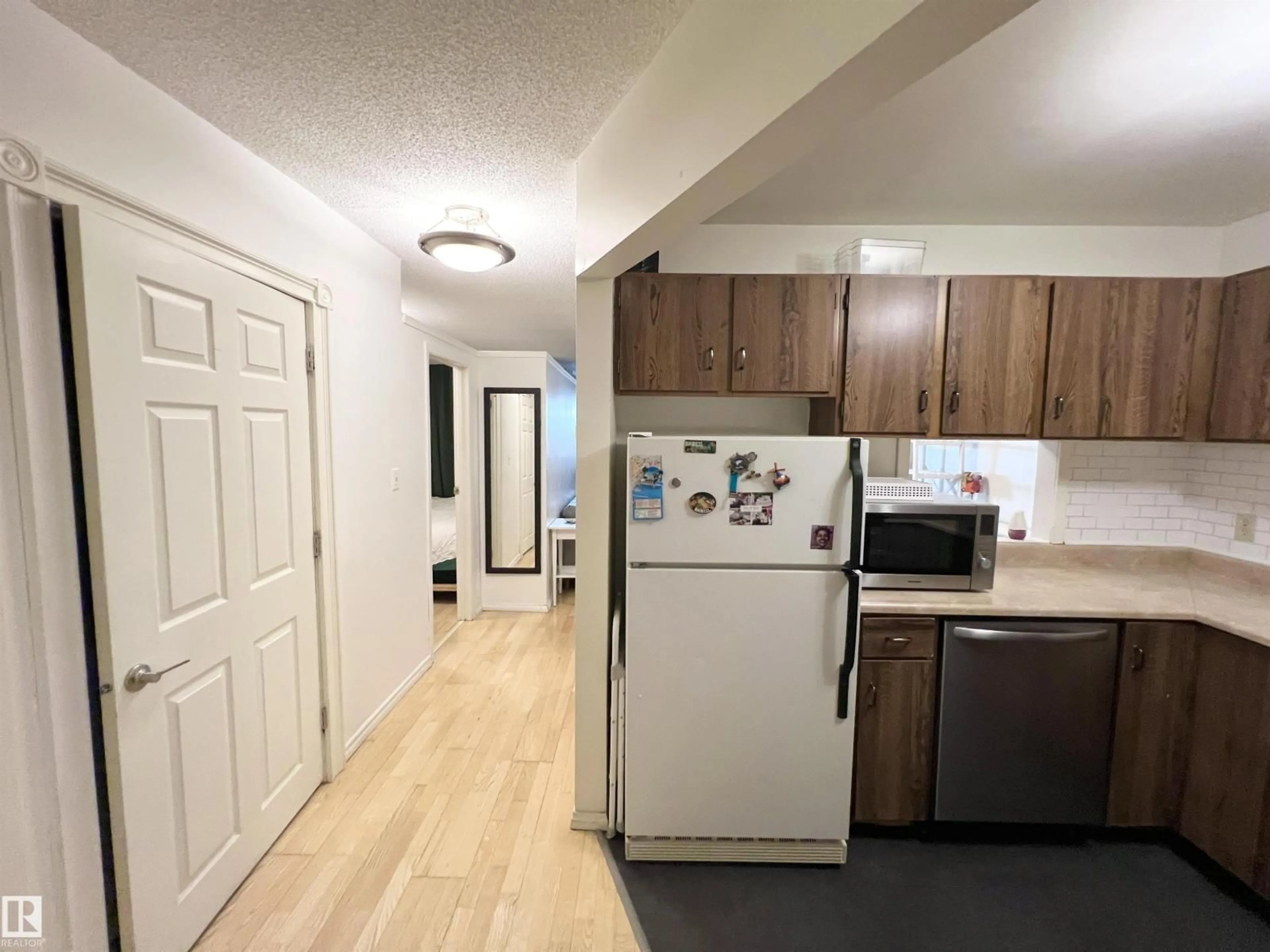 A pic of a room for G1 - 10138 116 ST NW, Edmonton Alberta T5K1V8