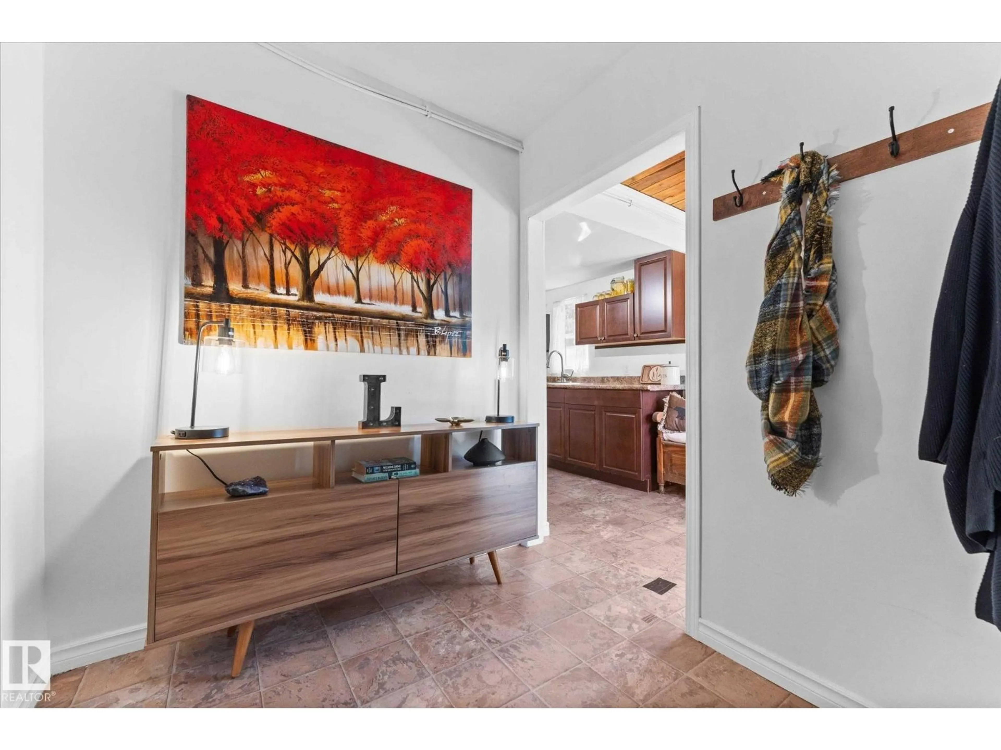 Indoor entryway for 251 RANGE ROAD 20, Rural Parkland County Alberta T7Z2V2