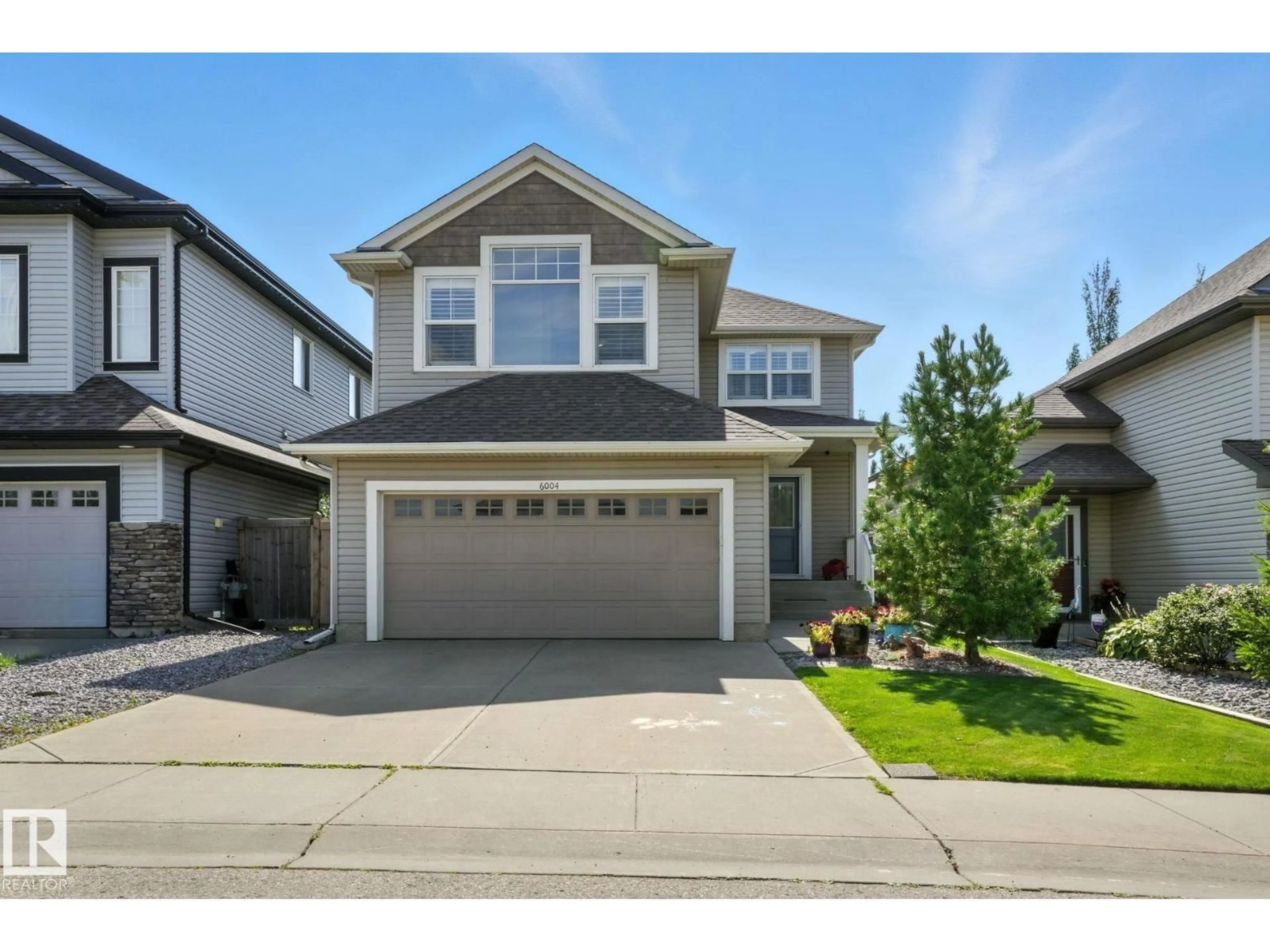 Home with vinyl exterior material, street for 6004 CAMERON CL, Sherwood Park Alberta T8H0H6