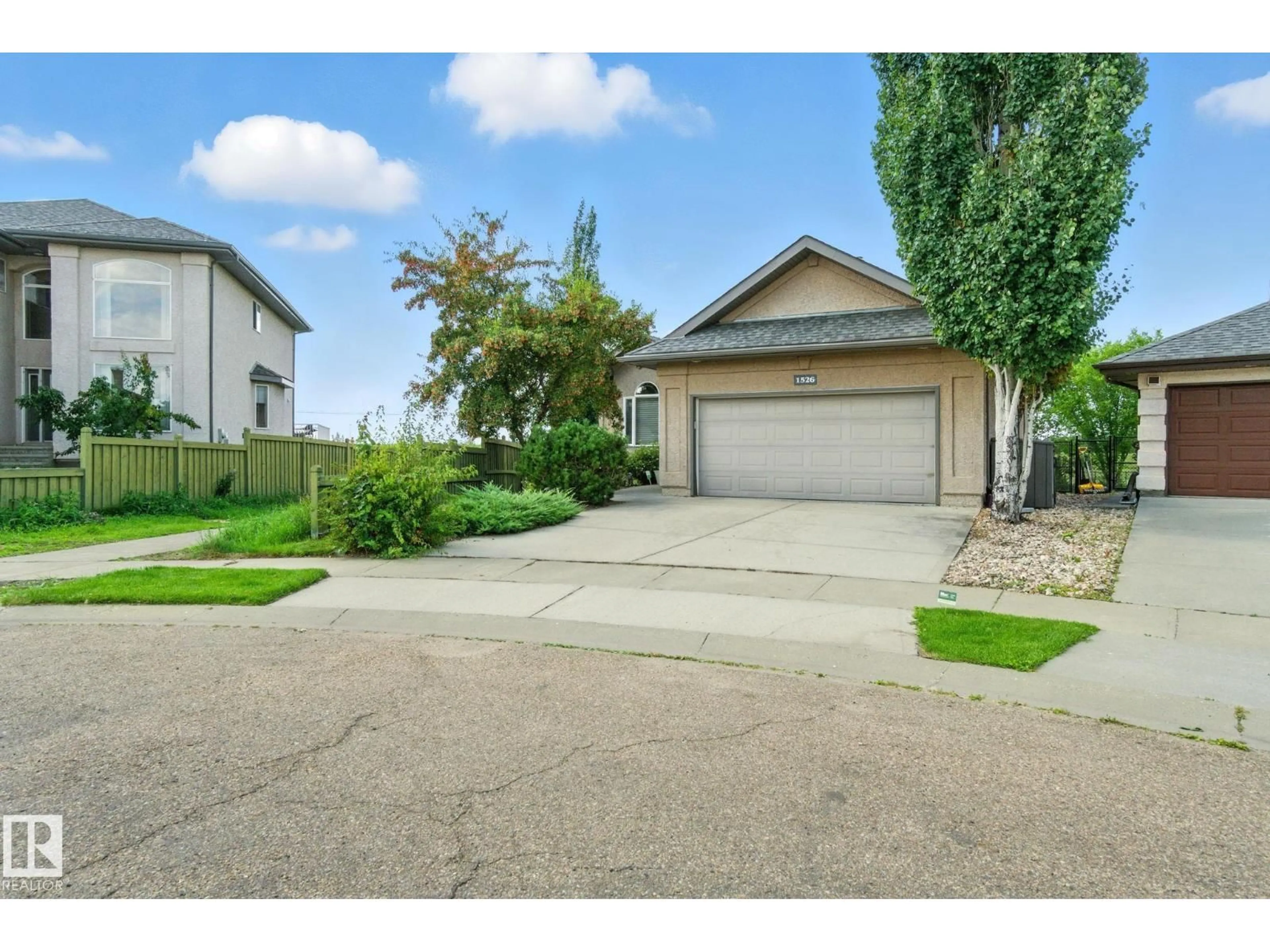 A pic from outside/outdoor area/front of a property/back of a property/a pic from drone, street for NW - 1526 HASWELL CL, Edmonton Alberta T6R3J4