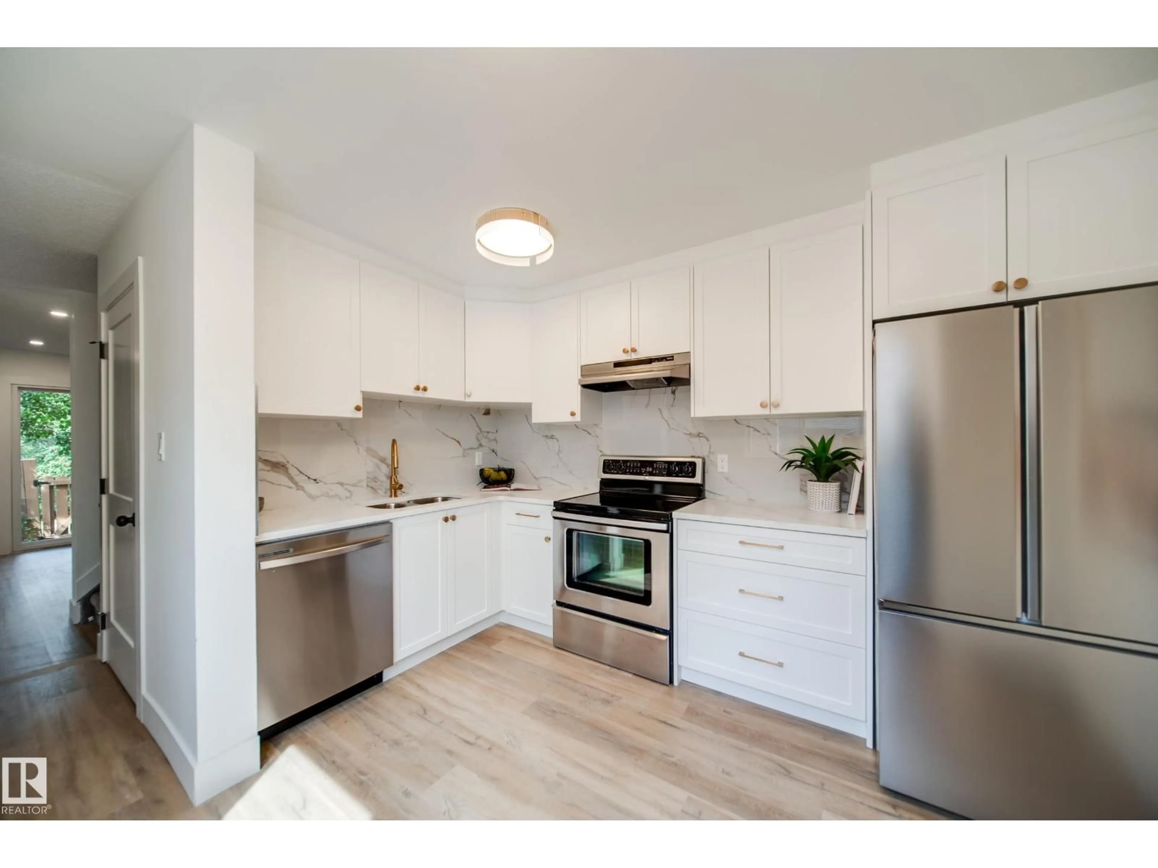 Standard kitchen, unknown for 6098 MILL WOODS NW, Edmonton Alberta T6L1N5