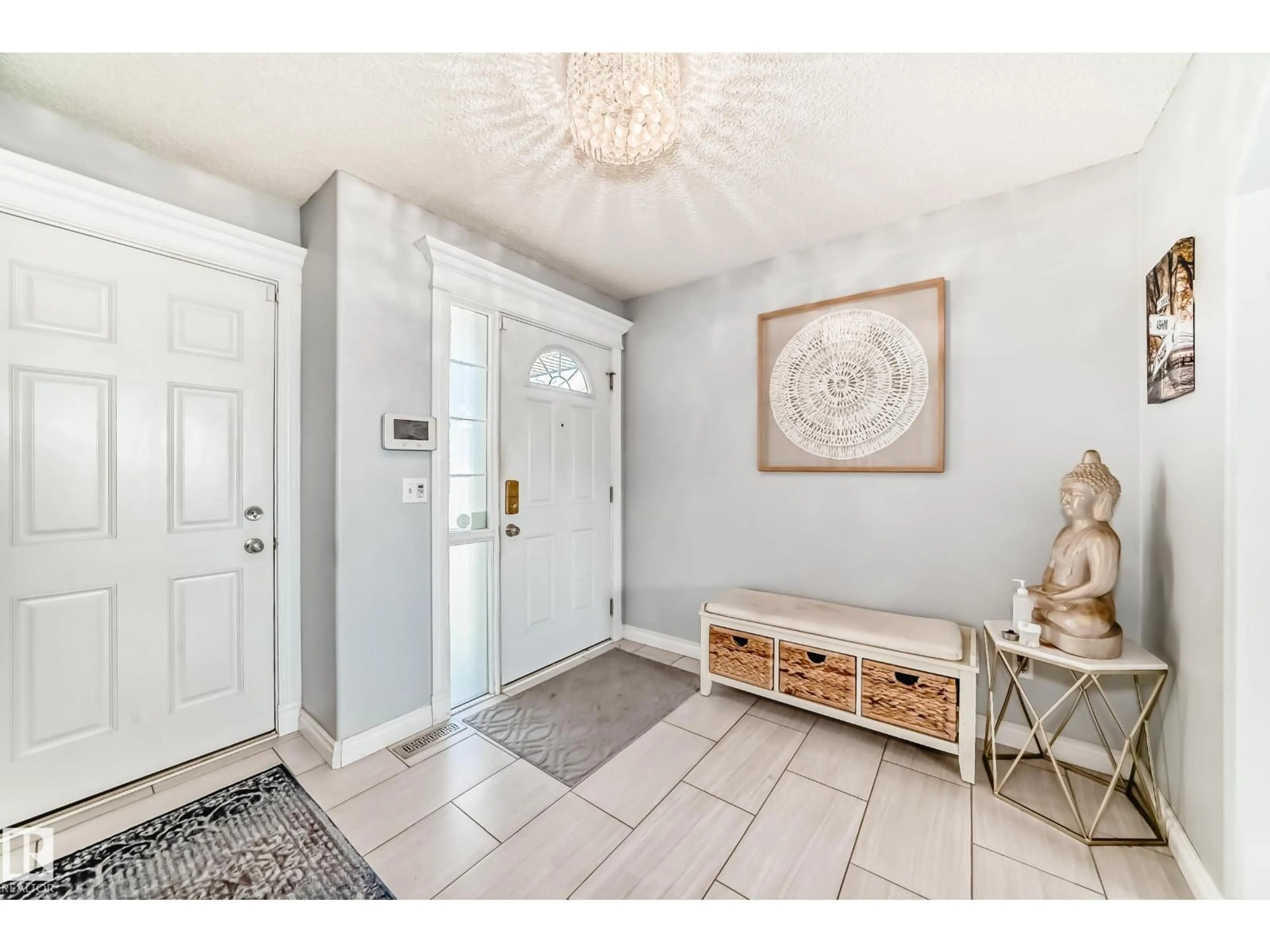 Indoor entryway for NW - 5506 165 AV, Edmonton Alberta T5Y3K8
