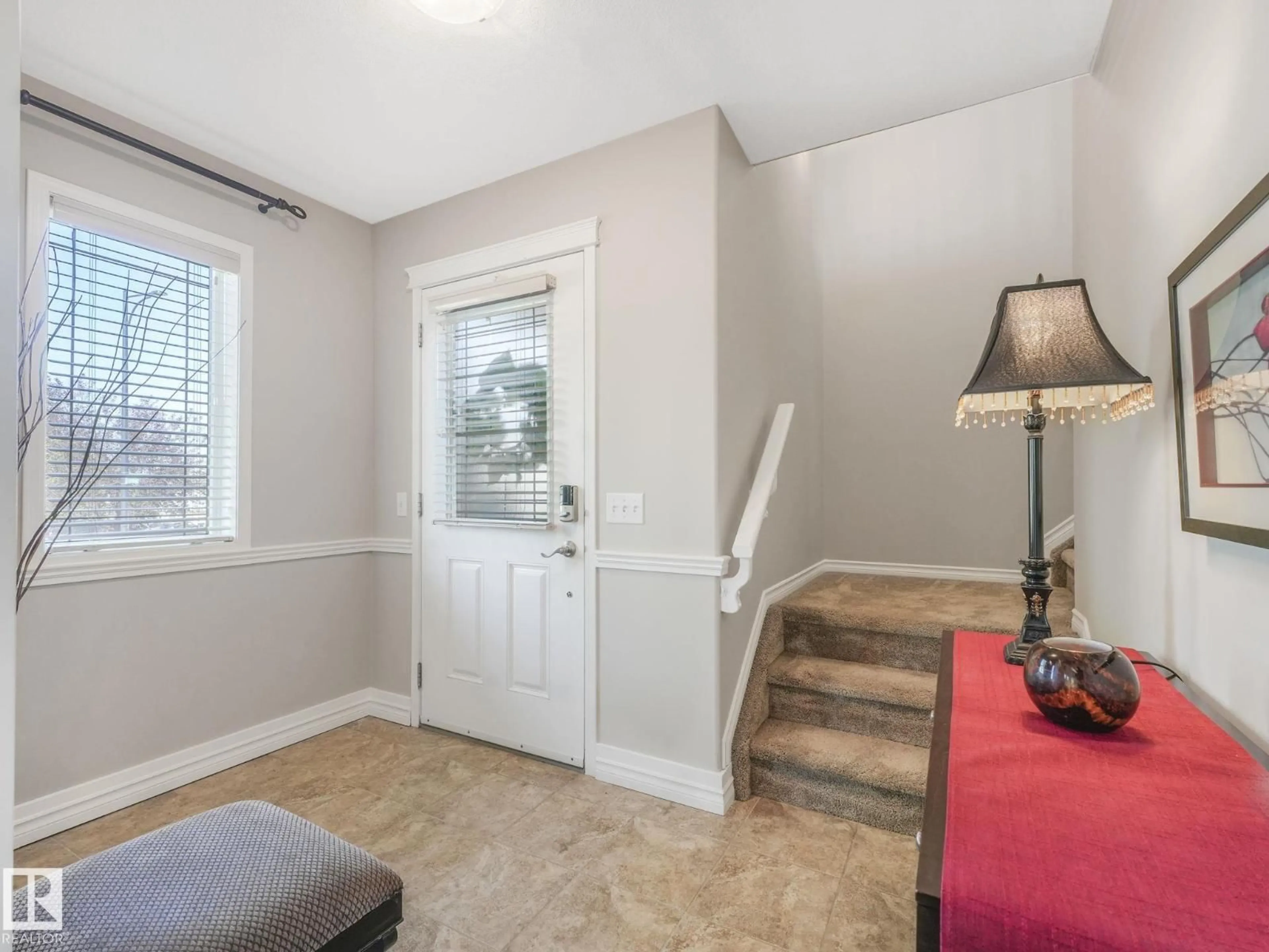Indoor entryway for SW - 6123 5 AV, Edmonton Alberta T6X0E8