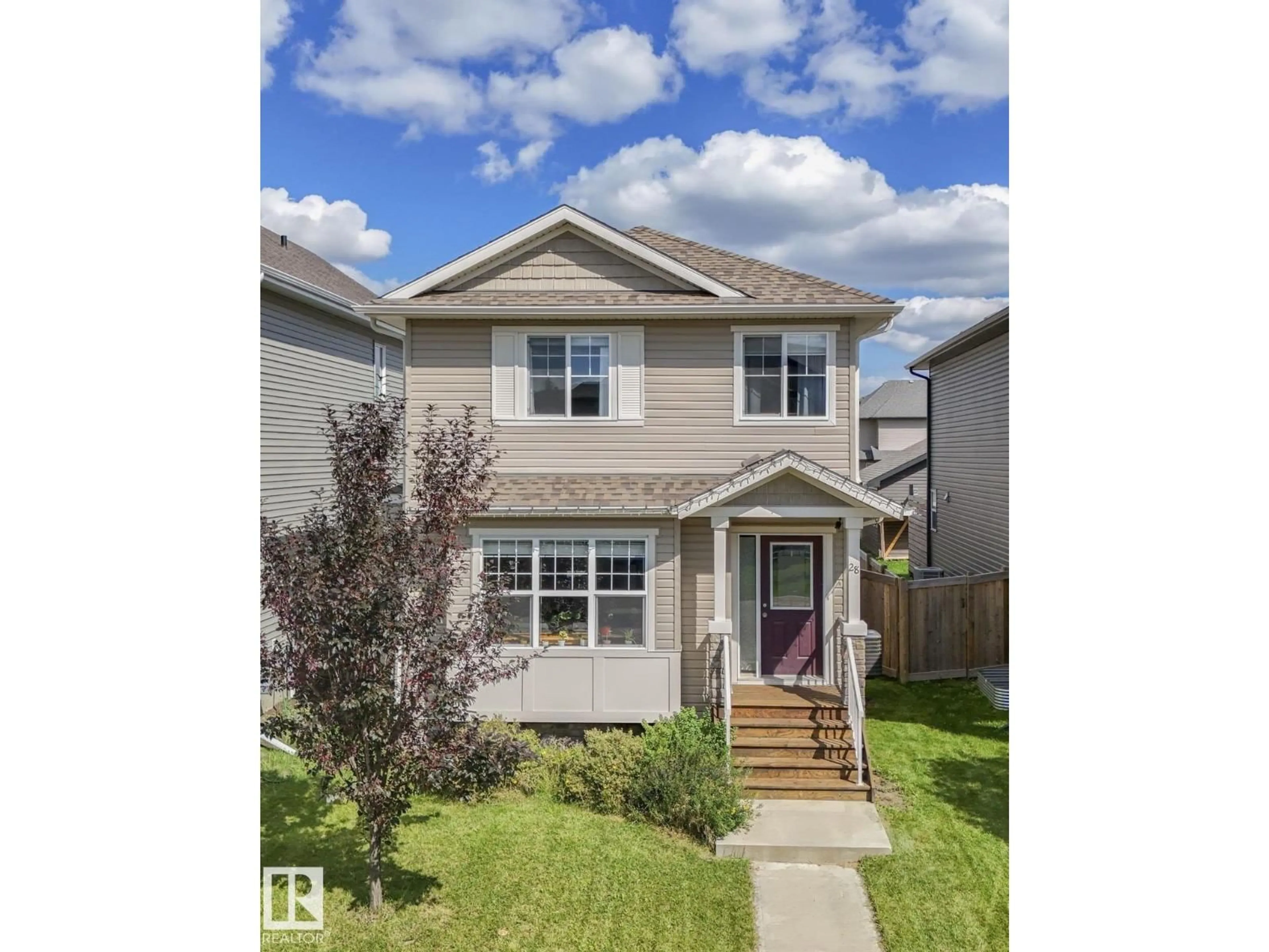 Home with vinyl exterior material, street for 28 HOPE CM, Spruce Grove Alberta T7X0X3