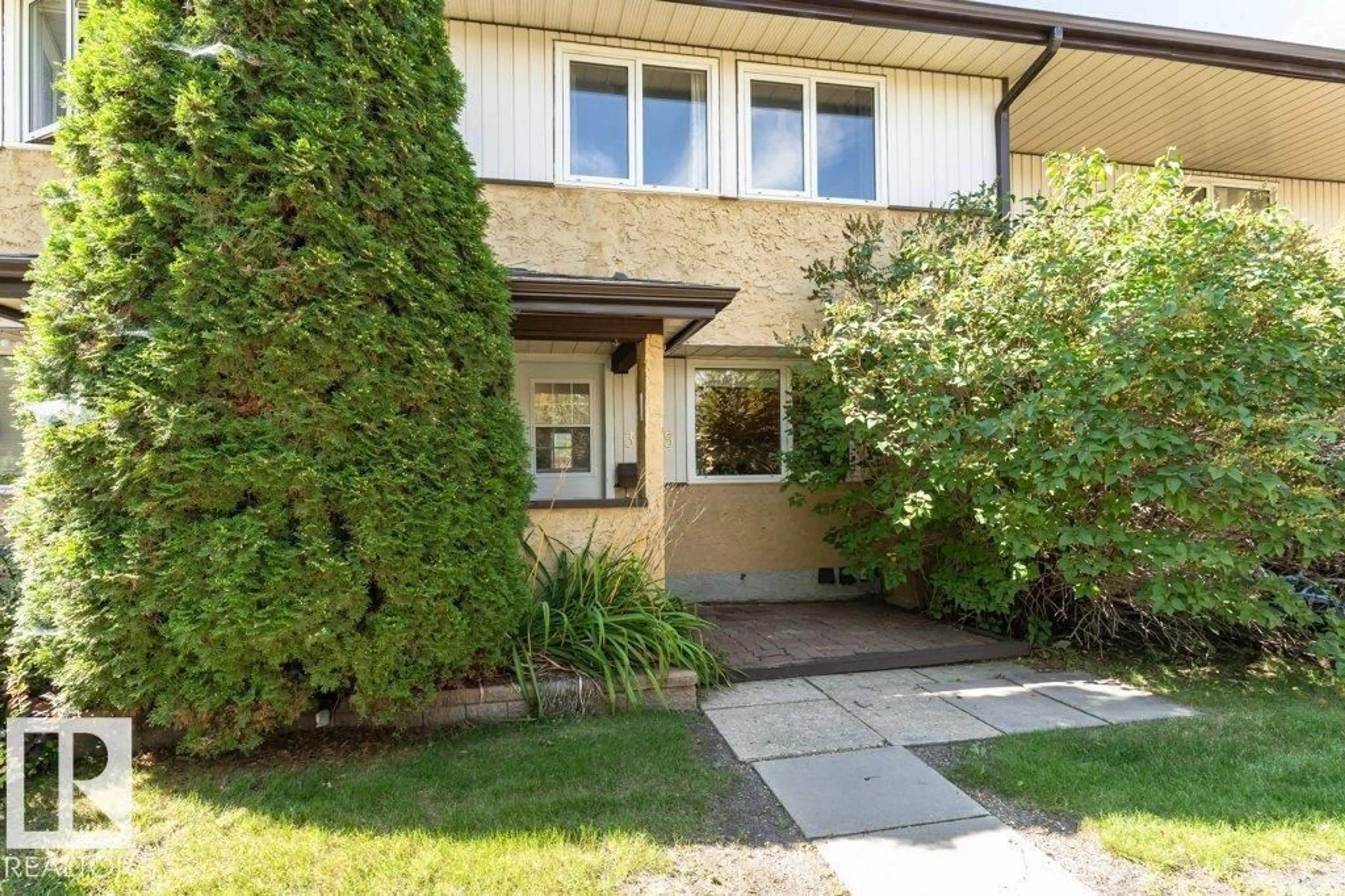 Patio, street for 3299 139 AV, Edmonton Alberta T5Y1T2