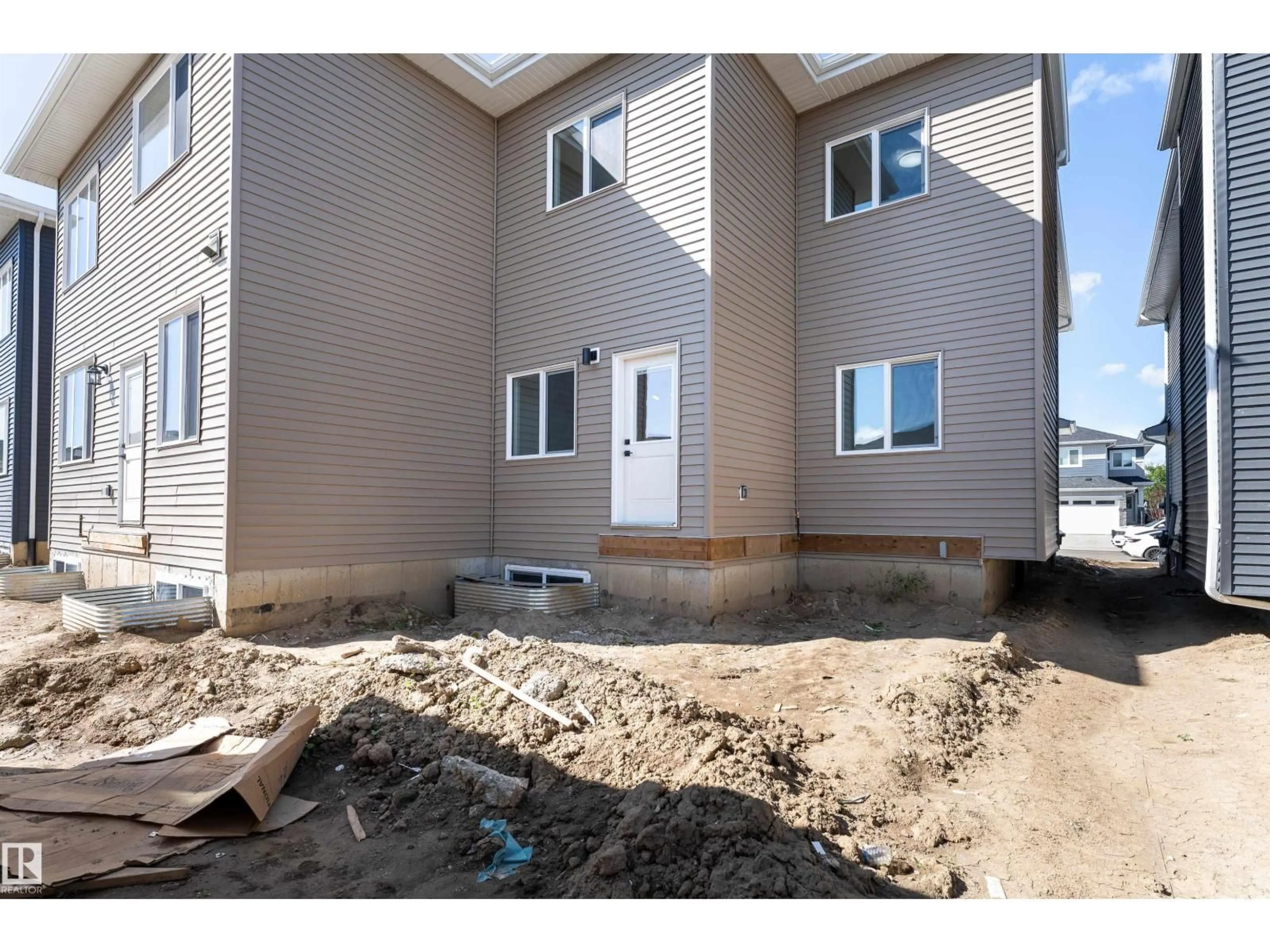 Patio, building for 3117 MAGPIE WY, Edmonton Alberta T5S0V3