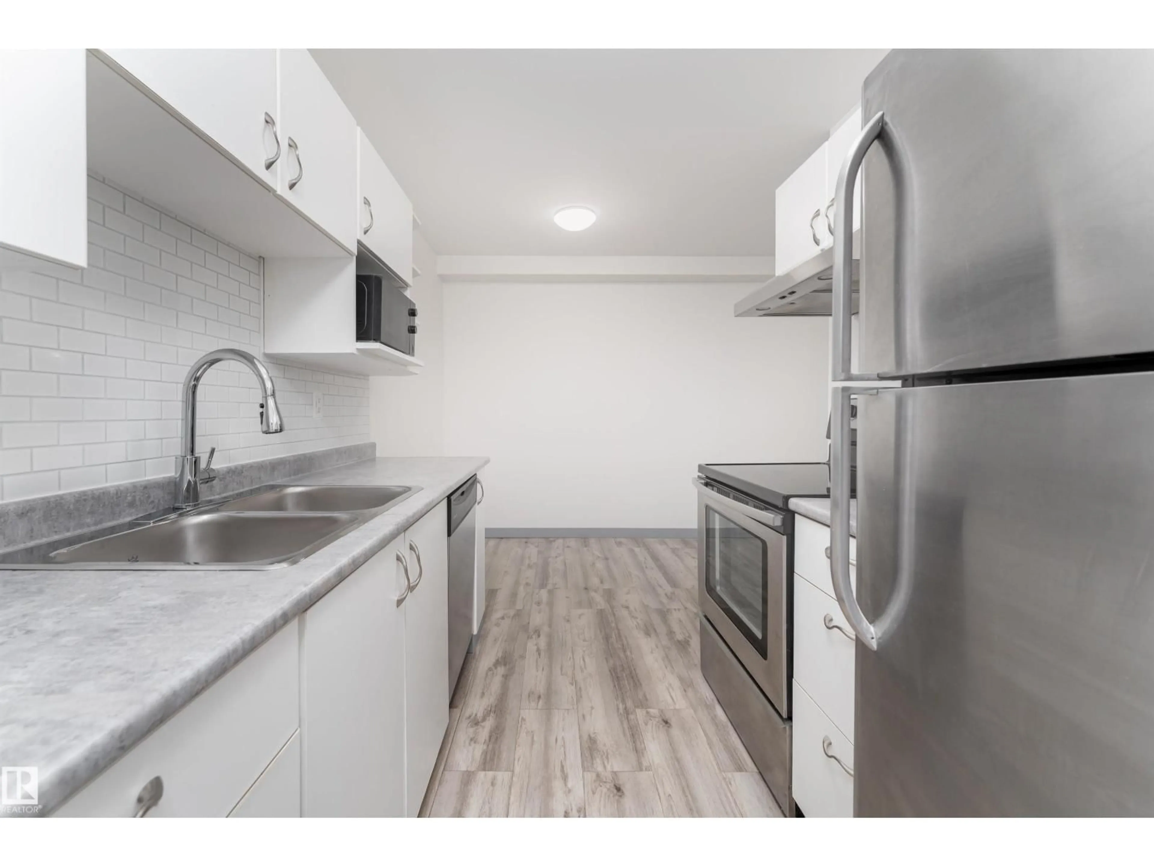 Standard kitchen, unknown for 4B - 13230 FORT RD, Edmonton Alberta T5A1C2