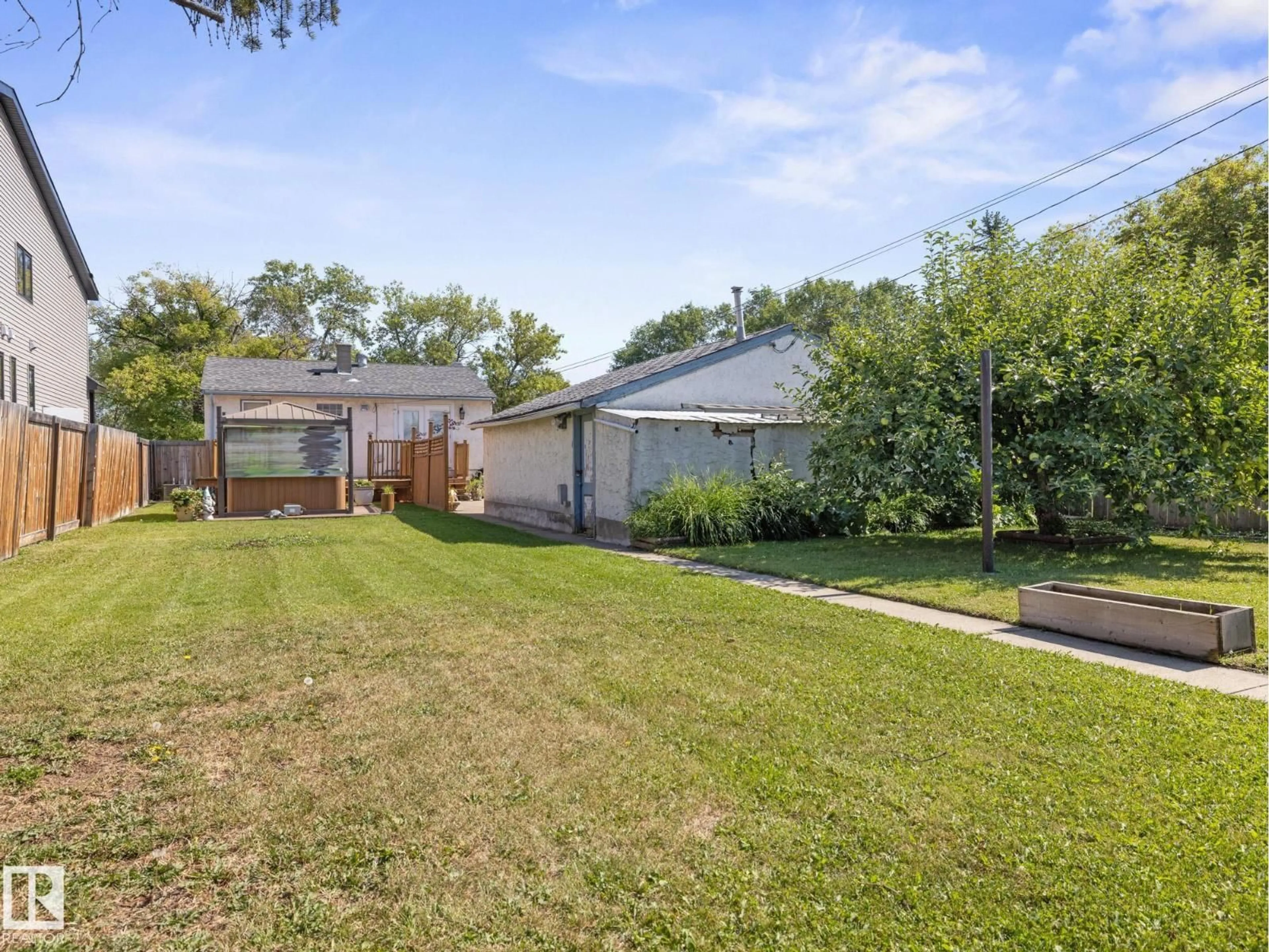 A pic from outside/outdoor area/front of a property/back of a property/a pic from drone, street for NW - 9406 155 ST, Edmonton Alberta T5R1X1