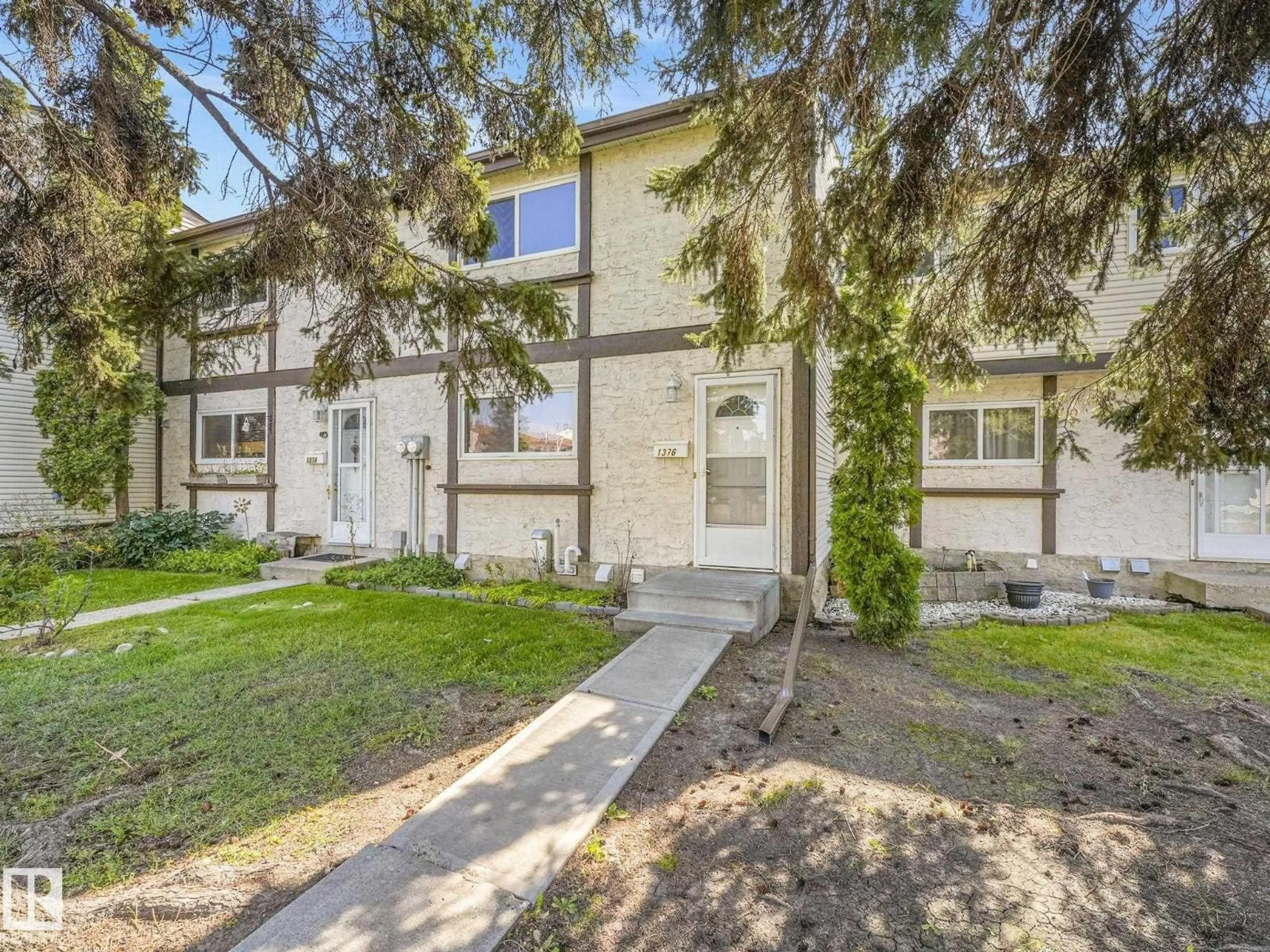 Home with vinyl exterior material, street for 1376 LAKEWOOD RD, Edmonton Alberta T6K3P2