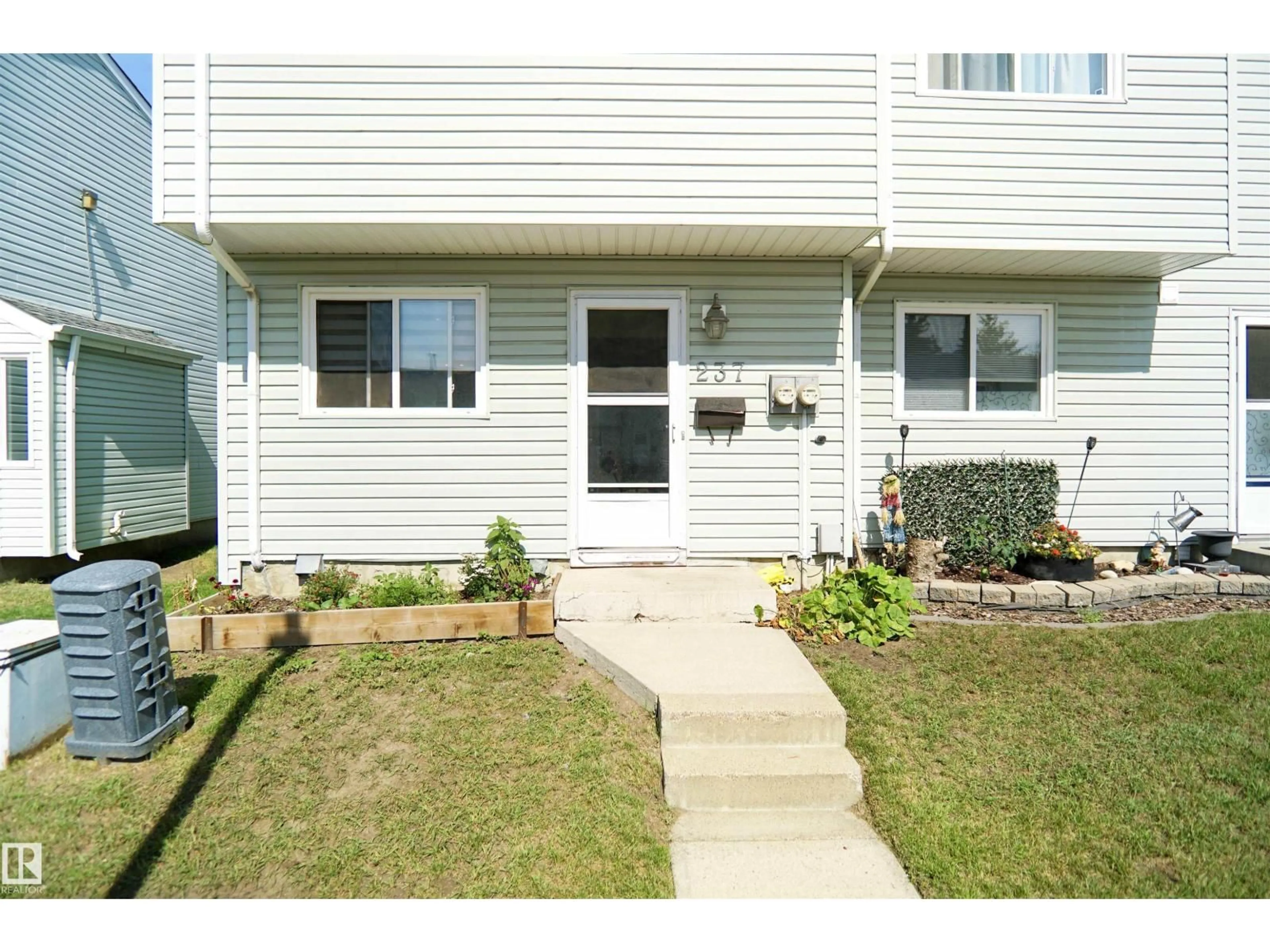 Unknown for 237 DICKINSFIELD CO, Edmonton Alberta T5E5V8
