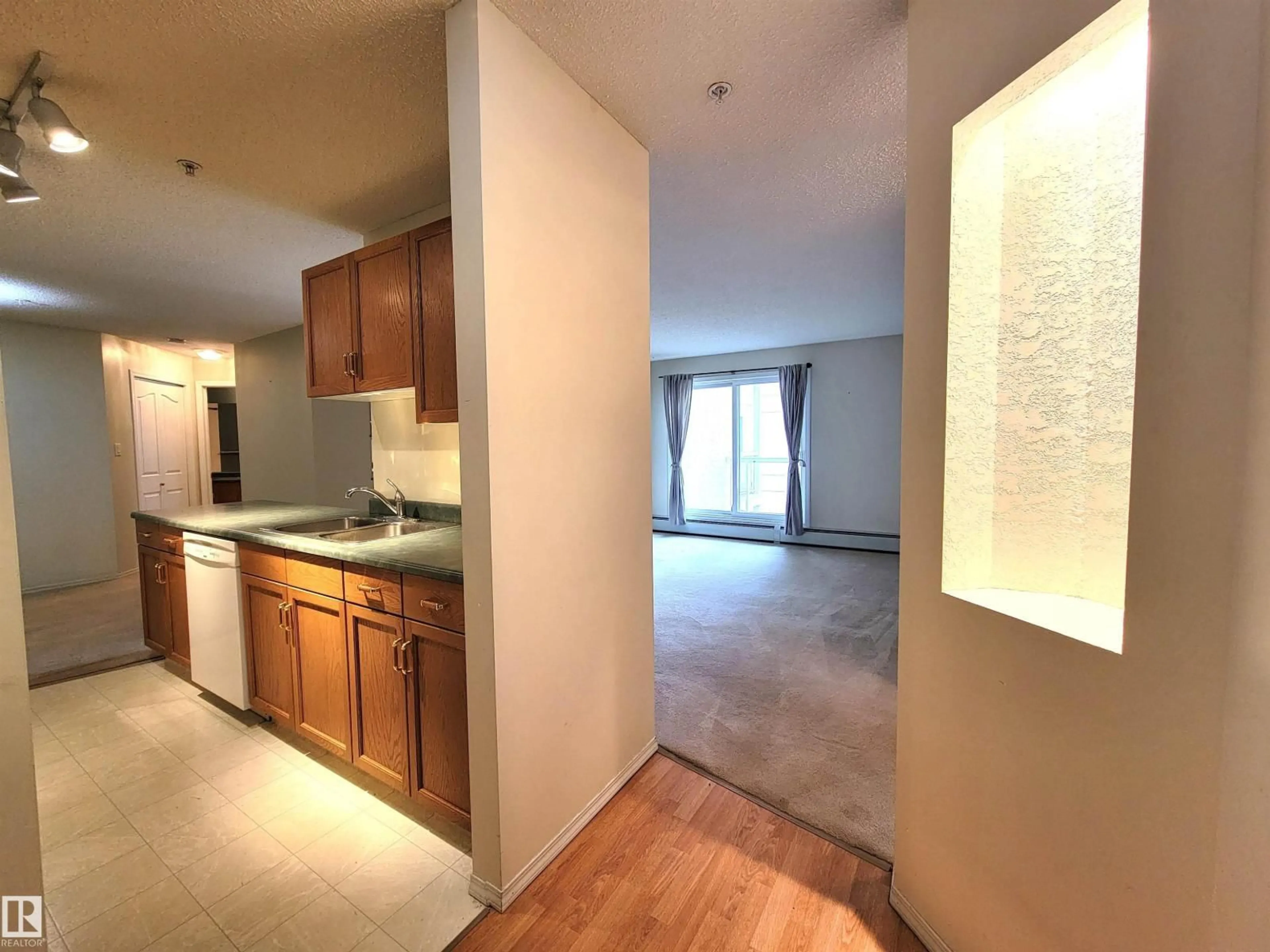 A pic of a room for #312 - 10511 42 AV, Edmonton Alberta T6J7G8