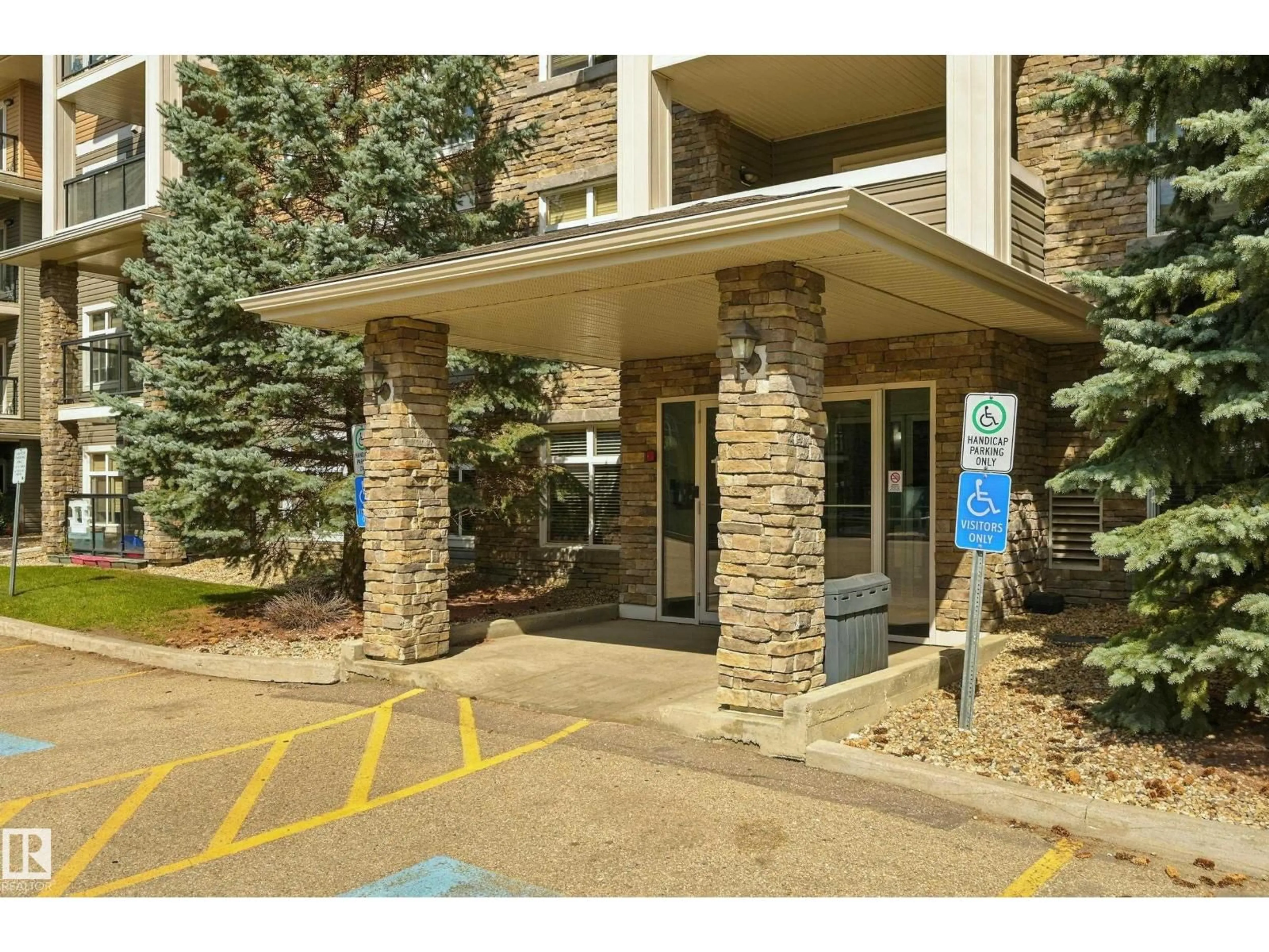 Indoor foyer for #212 - 11615 ELLERSLIE RD, Edmonton Alberta T6W0J3